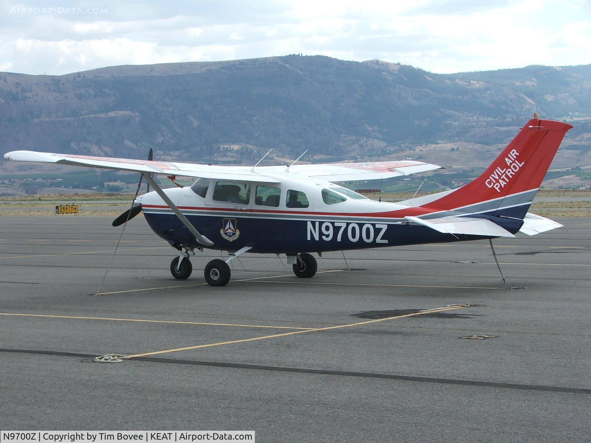 N9700Z, 1982 Cessna U206G Stationair C/N U20606613, On the ramp at Wings of Wenatchee