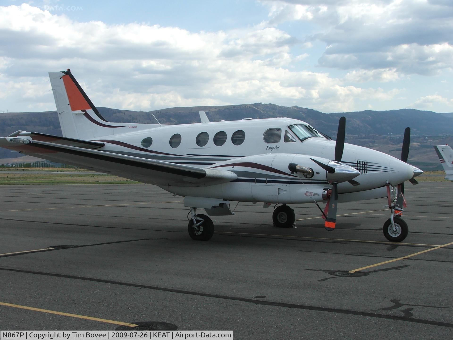 N867P, Raytheon Aircraft Company C90A C/N LJ1666, Waiting...still waiting...