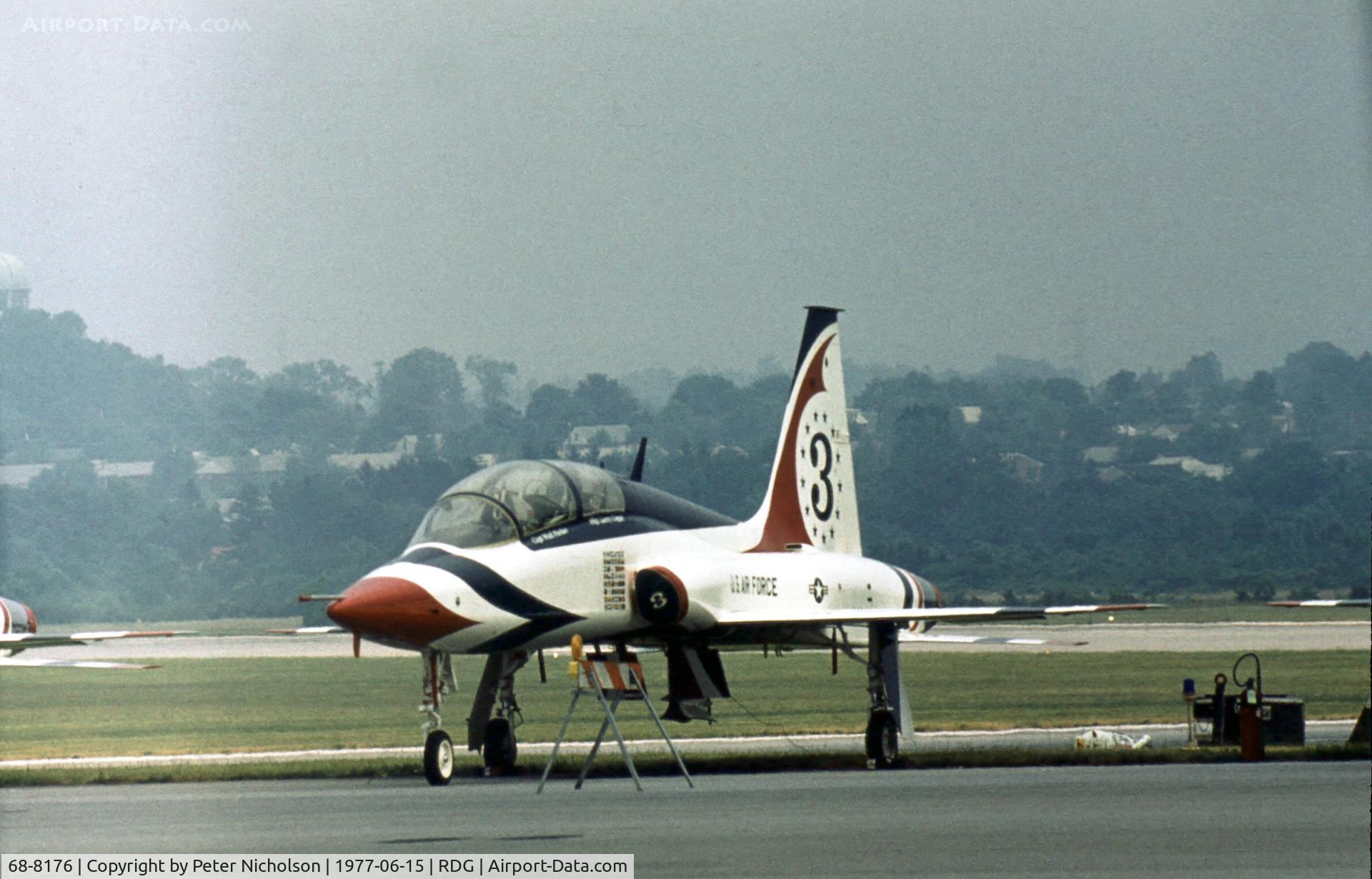 68-8176, Northrop T-38A Talon C/N T.6181, Thunderbird number 3 at the 1977 Reading Airshow.