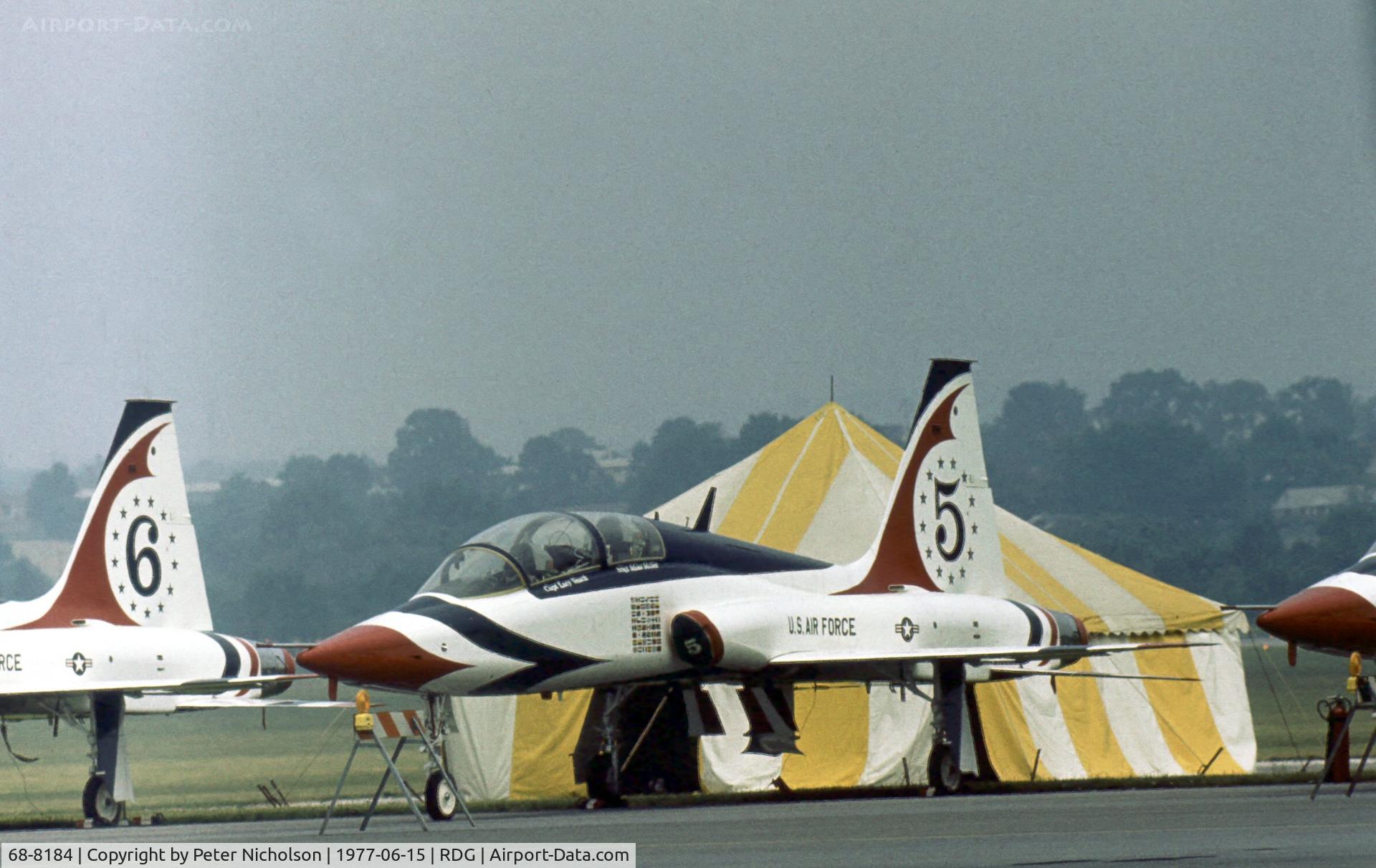 68-8184, 1968 Northrop T-38A Talon C/N T.6189, Thunderbird number 5 at the 1977 Reading Airshow.