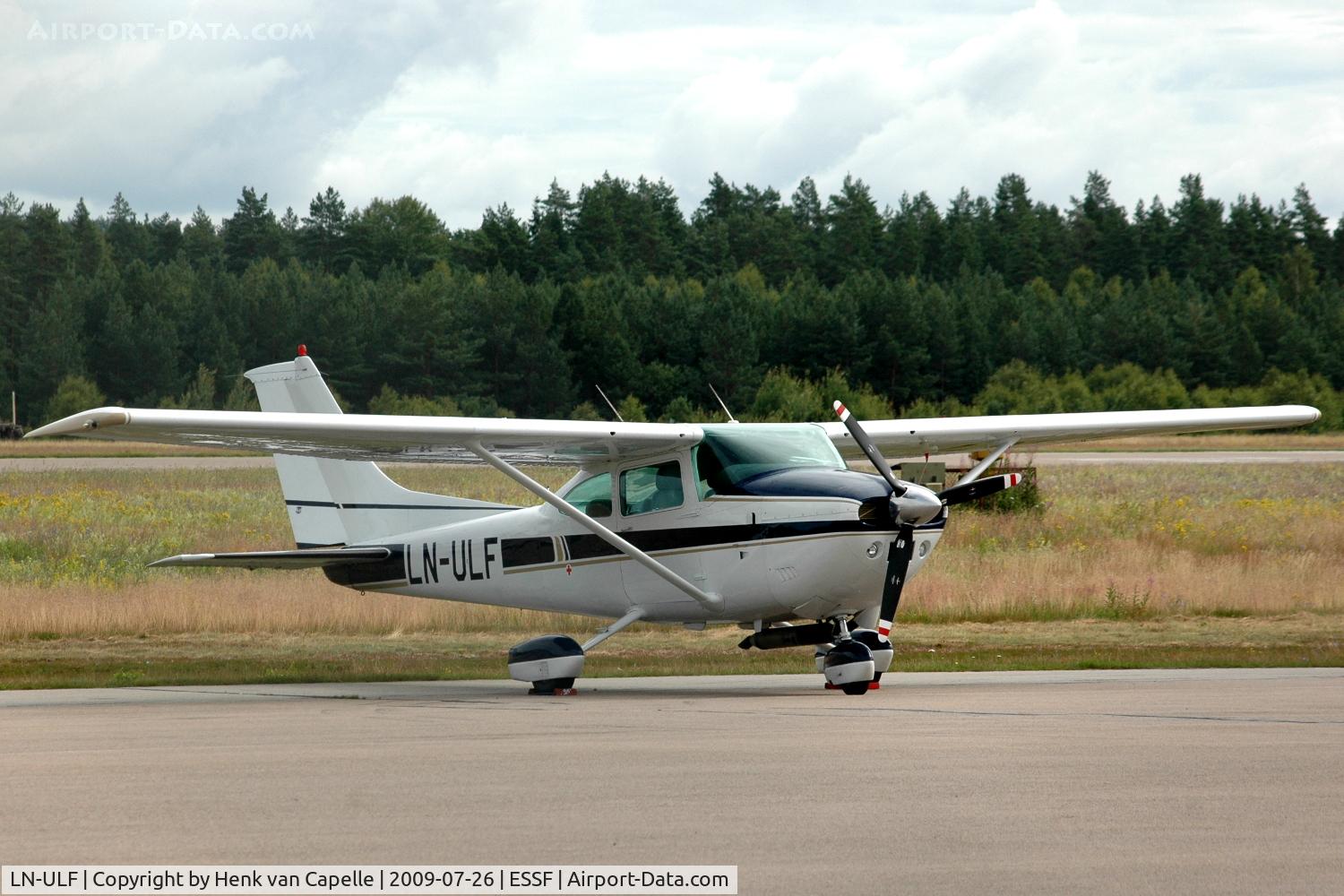 LN-ULF, Cessna 182P Skylane C/N 182-64448, Norwegian Cessna 182P visiting Hultsfred in Sweden.