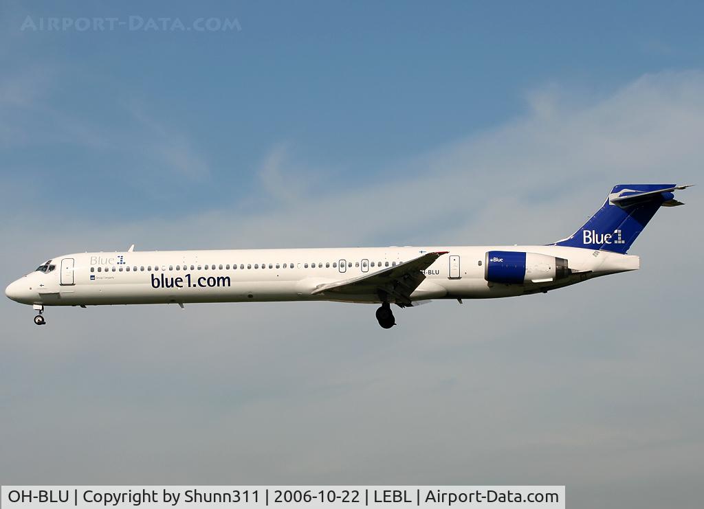 OH-BLU, 1996 McDonnell Douglas MD-90-30 C/N 53458, Landing rwy 25L