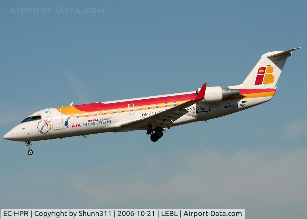 EC-HPR, 2000 Canadair CRJ-200ER (CL-600-2B19) C/N 7430, Landing rwy 25L