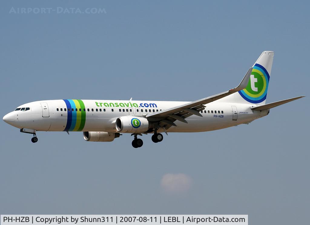 PH-HZB, 1998 Boeing 737-8K2 C/N 28374, Landing rwy 25R