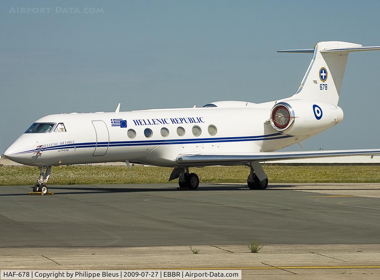 HAF-678, Gulfstream Aerospace G-V Gulfstream V C/N 678, Parking position, at the general aviation terminal. Close to Abelag Aviation.