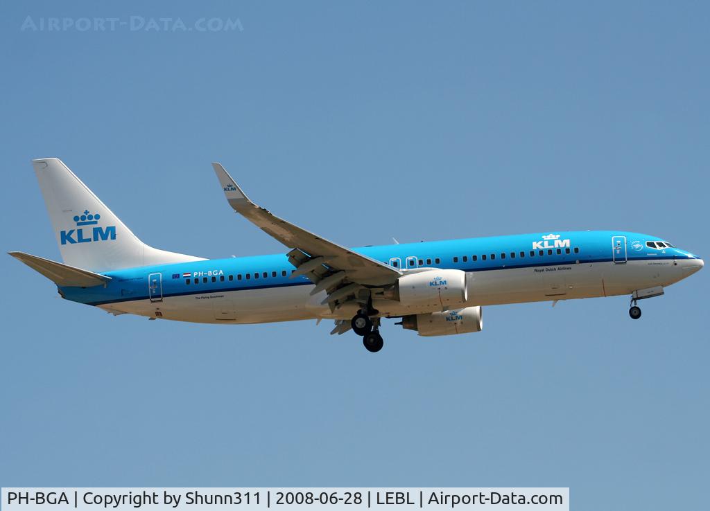 PH-BGA, 2008 Boeing 737-8K2 C/N 37593, Landing rwy 25R