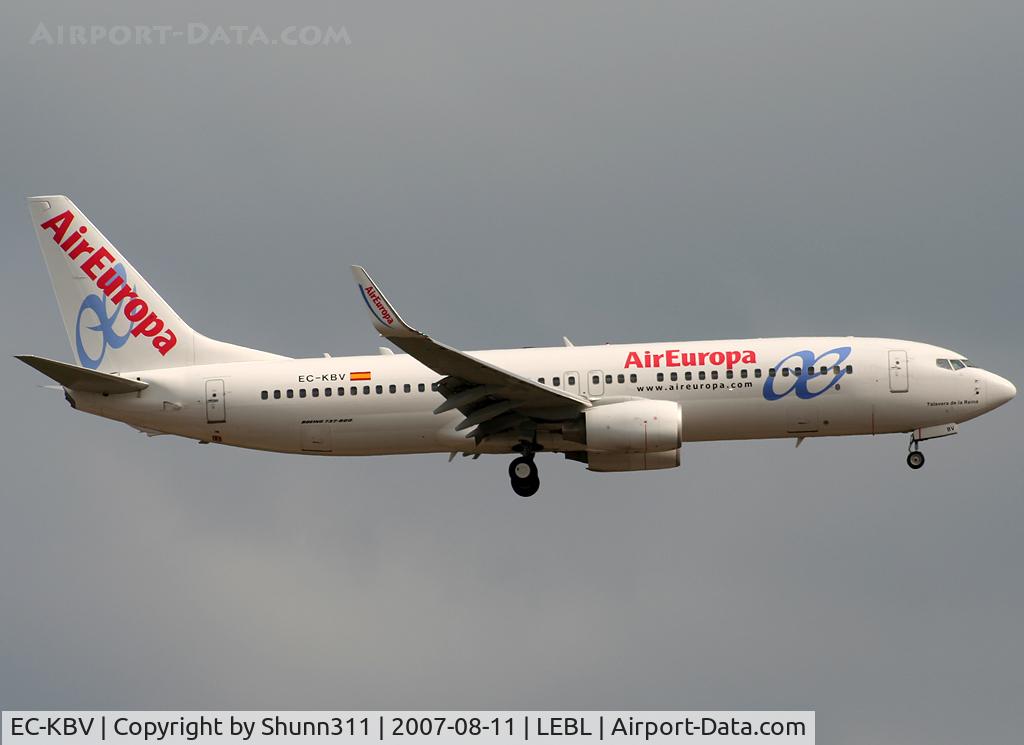 EC-KBV, 2007 Boeing 737-85P C/N 33980, Landing rwy 25R