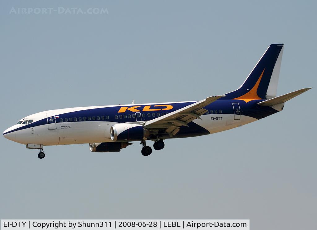 EI-DTY, 2005 Boeing 737-3M8 C/N 25017, Landing rwy 25R