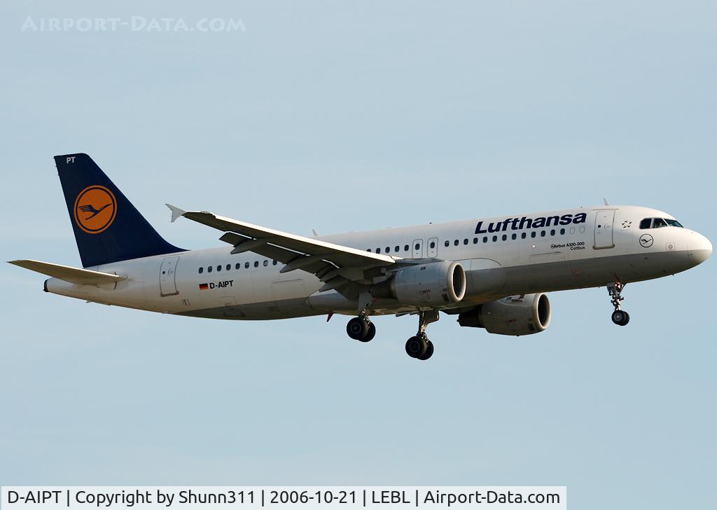D-AIPT, 1990 Airbus A320-211 C/N 117, Landing rwy 25L