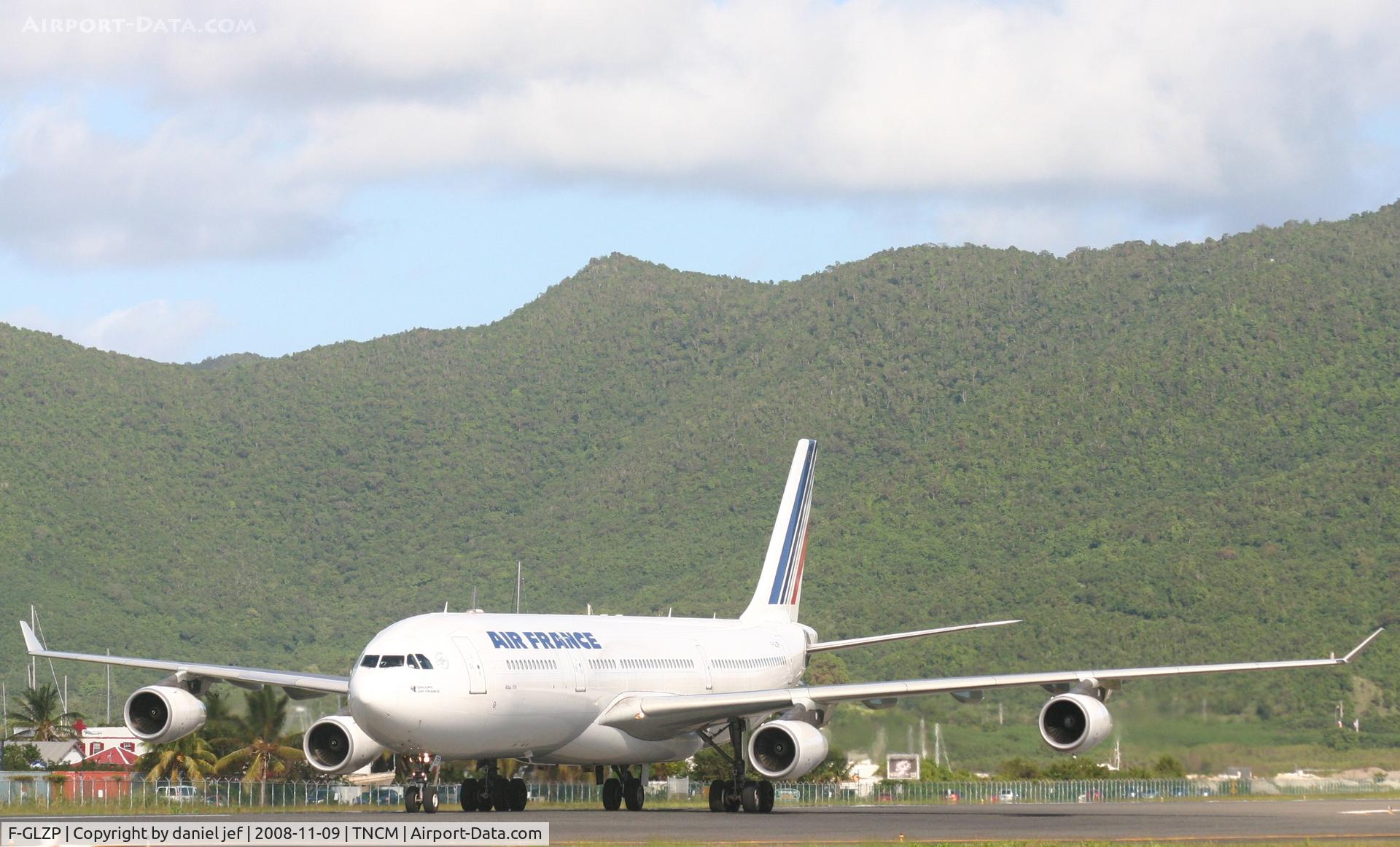 F-GLZP, 1999 Airbus A340-313X C/N 260, Back tracking runway 10