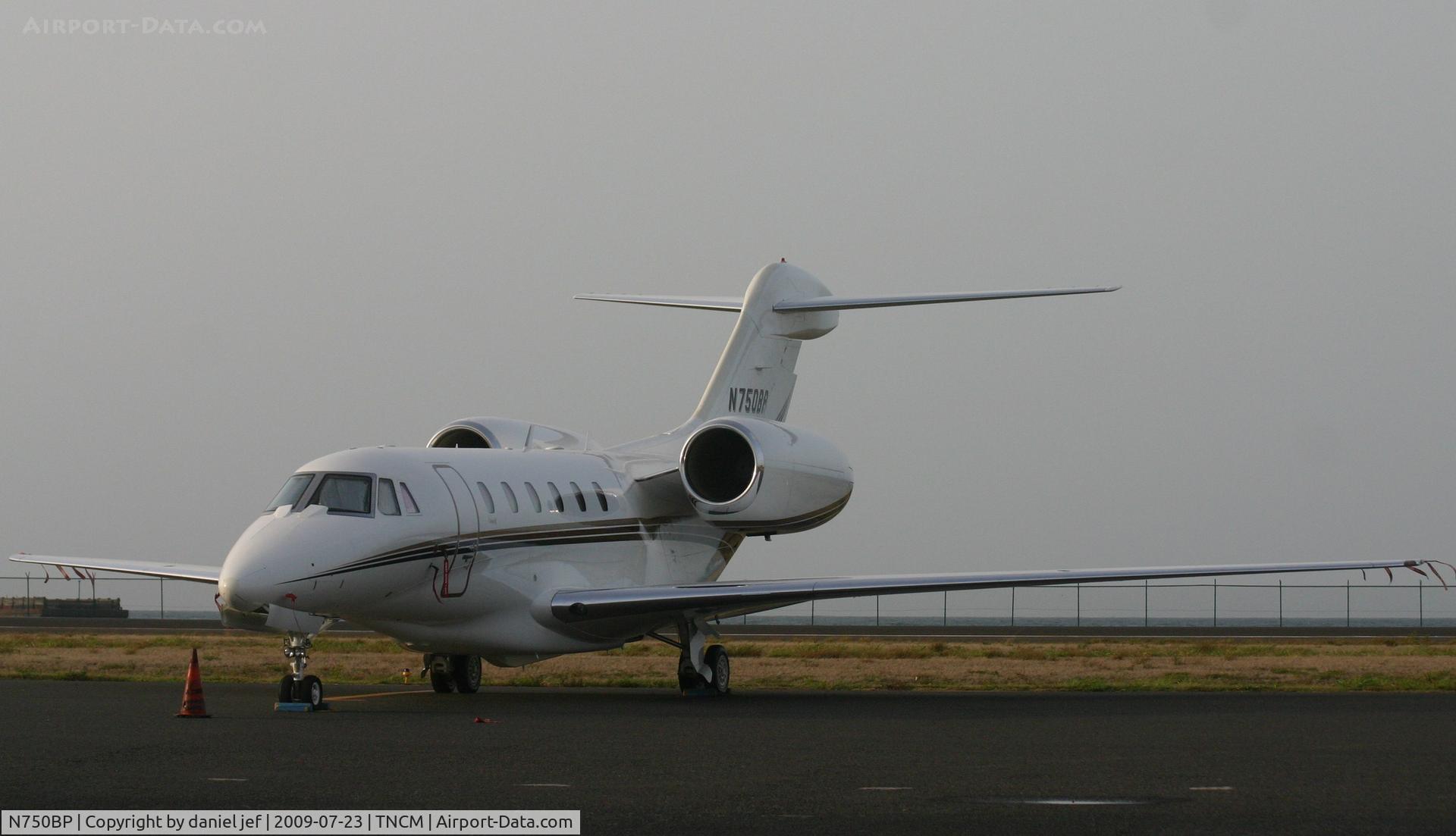 N750BP, 2000 Cessna 750 Citation X C/N 750-0111, park at the ramp