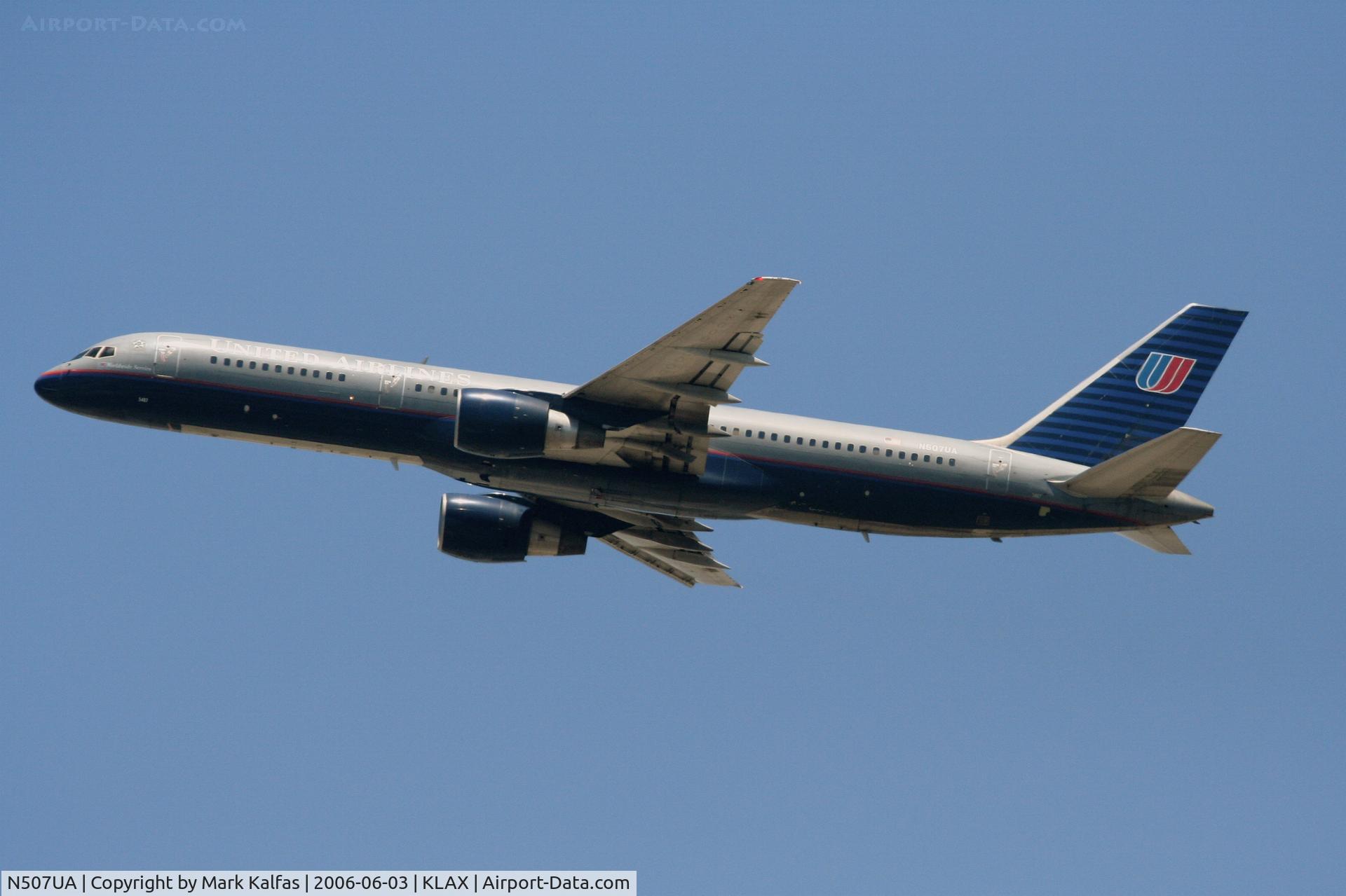 N507UA, 1990 Boeing 757-222F C/N 24743, United Airlines Boeing 757-222, N507UA departing KLAX 25R for KORD.
