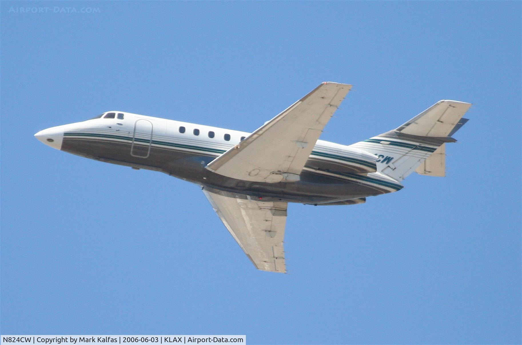 N824CW, 1988 British Aerospace BAe.125-800A C/N 258124, 1988 British Aerospace BAE125 800A, N824CW departing 25L KLAX.