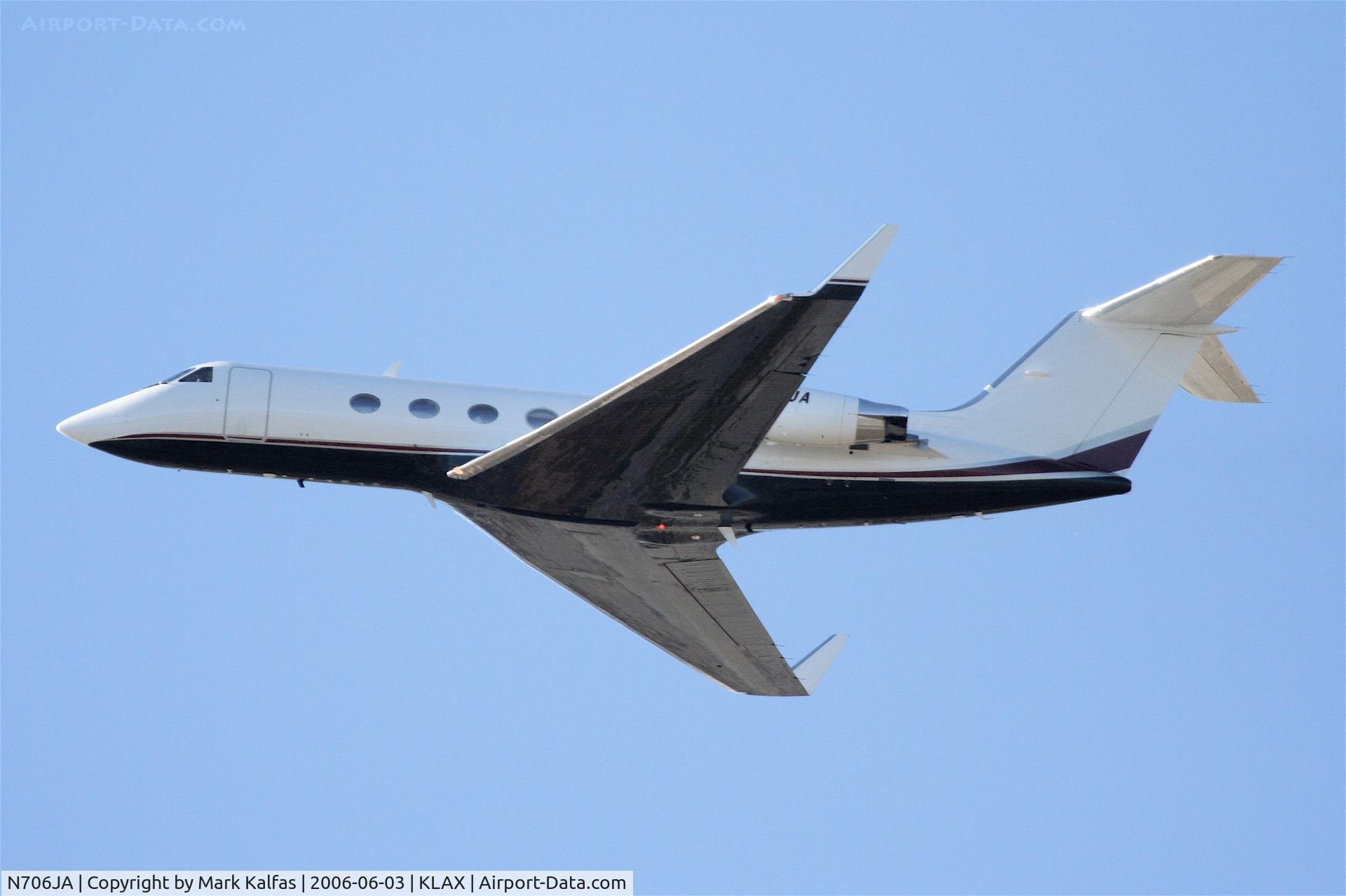 N706JA, 1981 Gulfstream American G-1159A Gulfstream III C/N 322, Gulfstream American Corp. G-1159A, N706JA departing 25L KLAX.