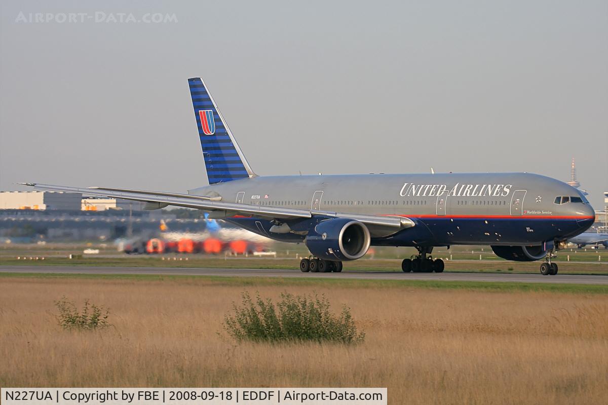 N227UA, 2002 Boeing 777-222 C/N 30555, United Airlines Triple Seven departing EDDF
