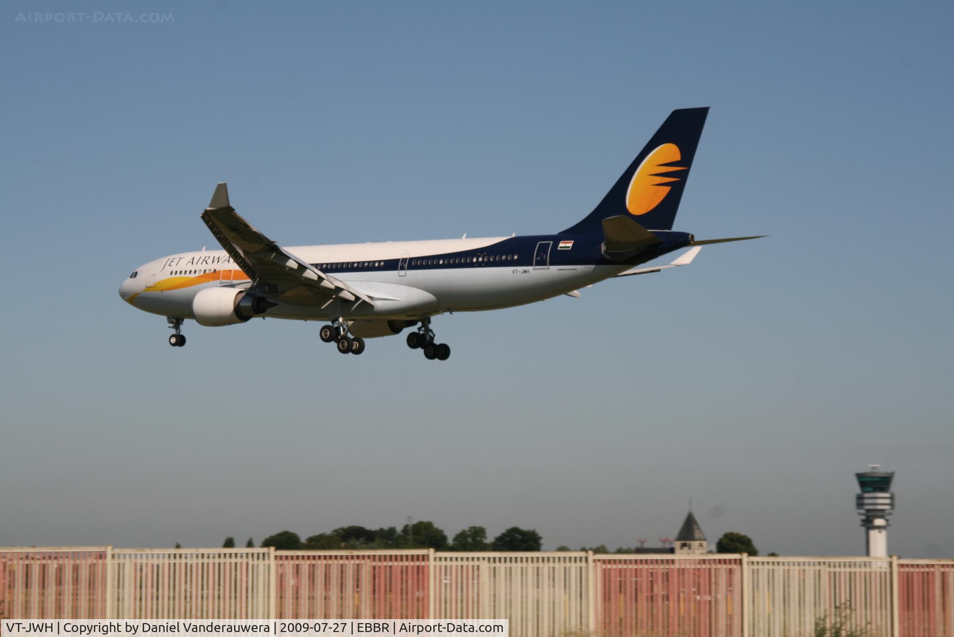 VT-JWH, 2007 Airbus A330-203 C/N 882, several seconds before landing on rwy 25L