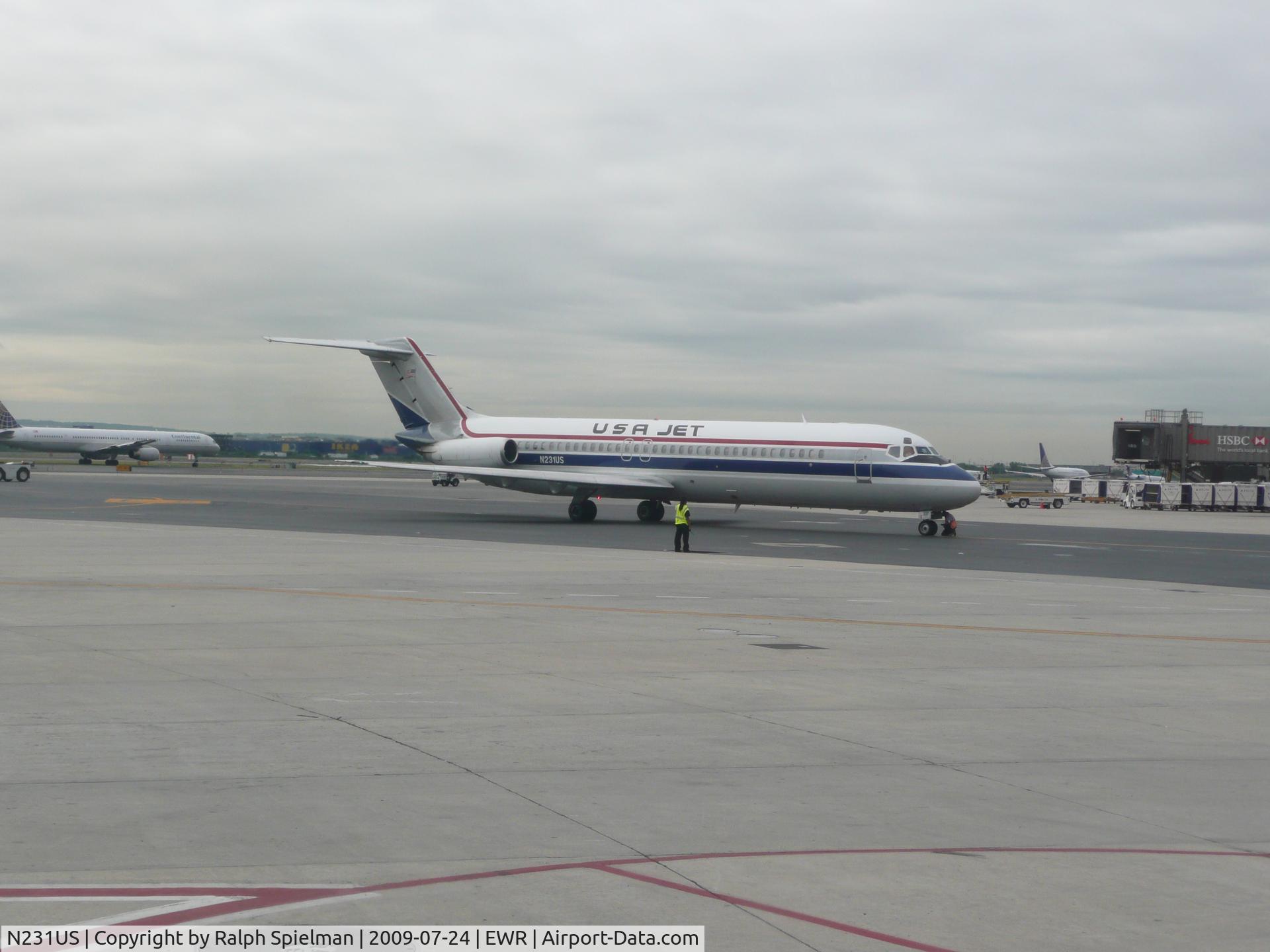 N231US, 1979 Douglas DC-9-31 C/N 48114, Aircraft arriving Terminal B