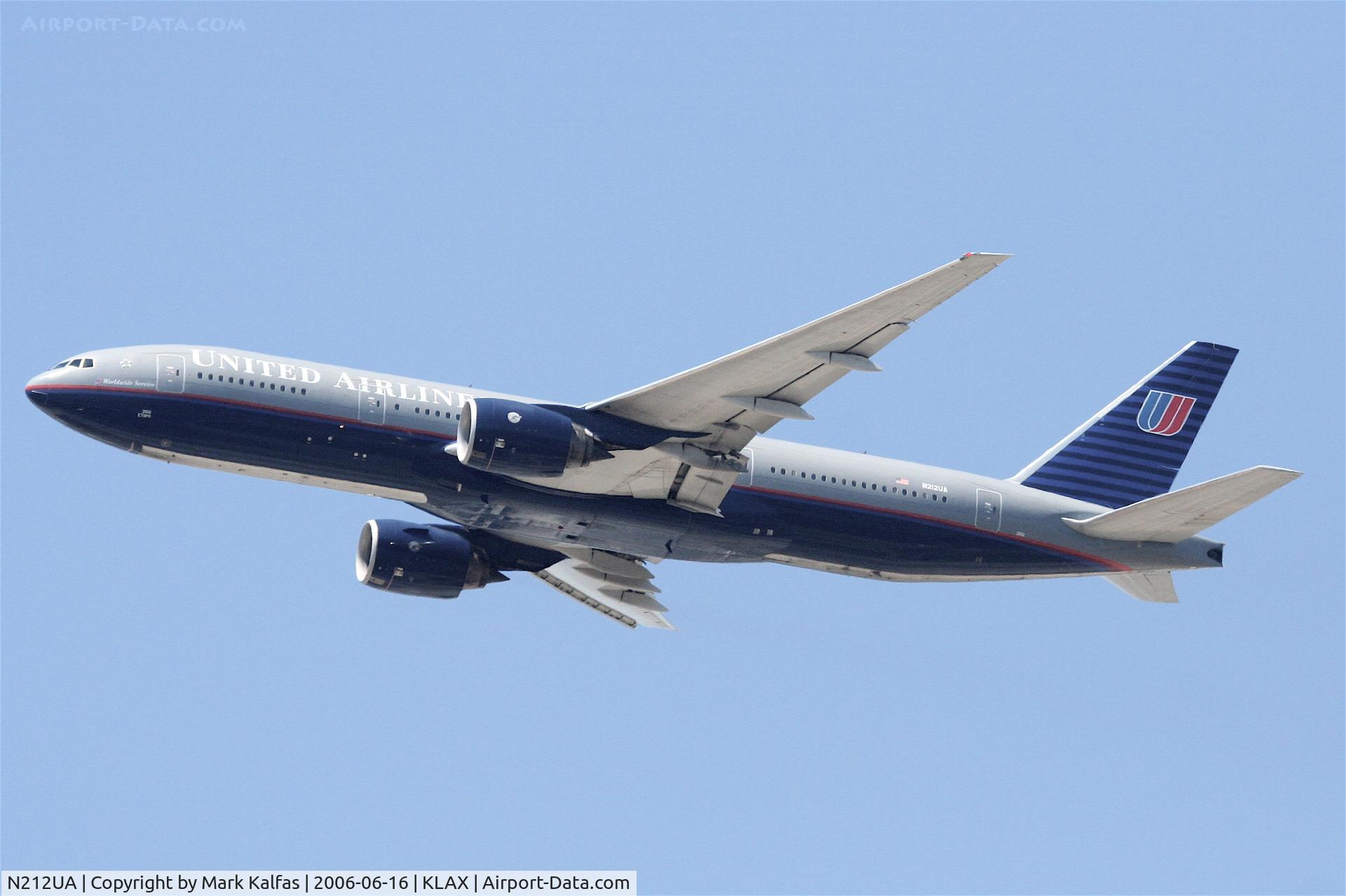 N212UA, 2000 Boeing 777-222 C/N 30218, United Airlines Boeing 777-222, N212UA departing KLAX.