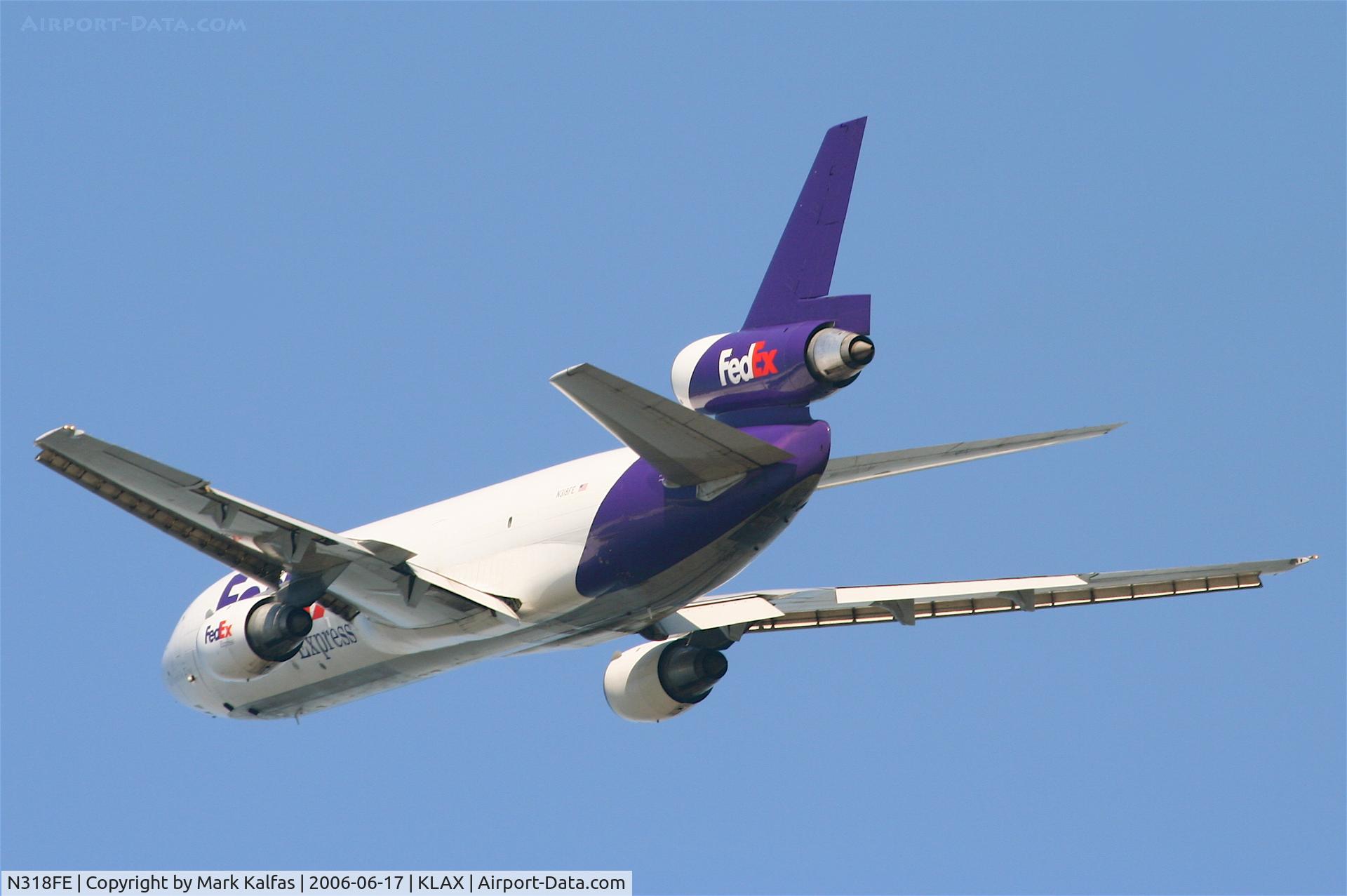 N318FE, 1979 McDonnell Douglas MD-10-30F C/N 46837, FedEx  DC-10-10F, N318FE departing RWY 25L KLAX.