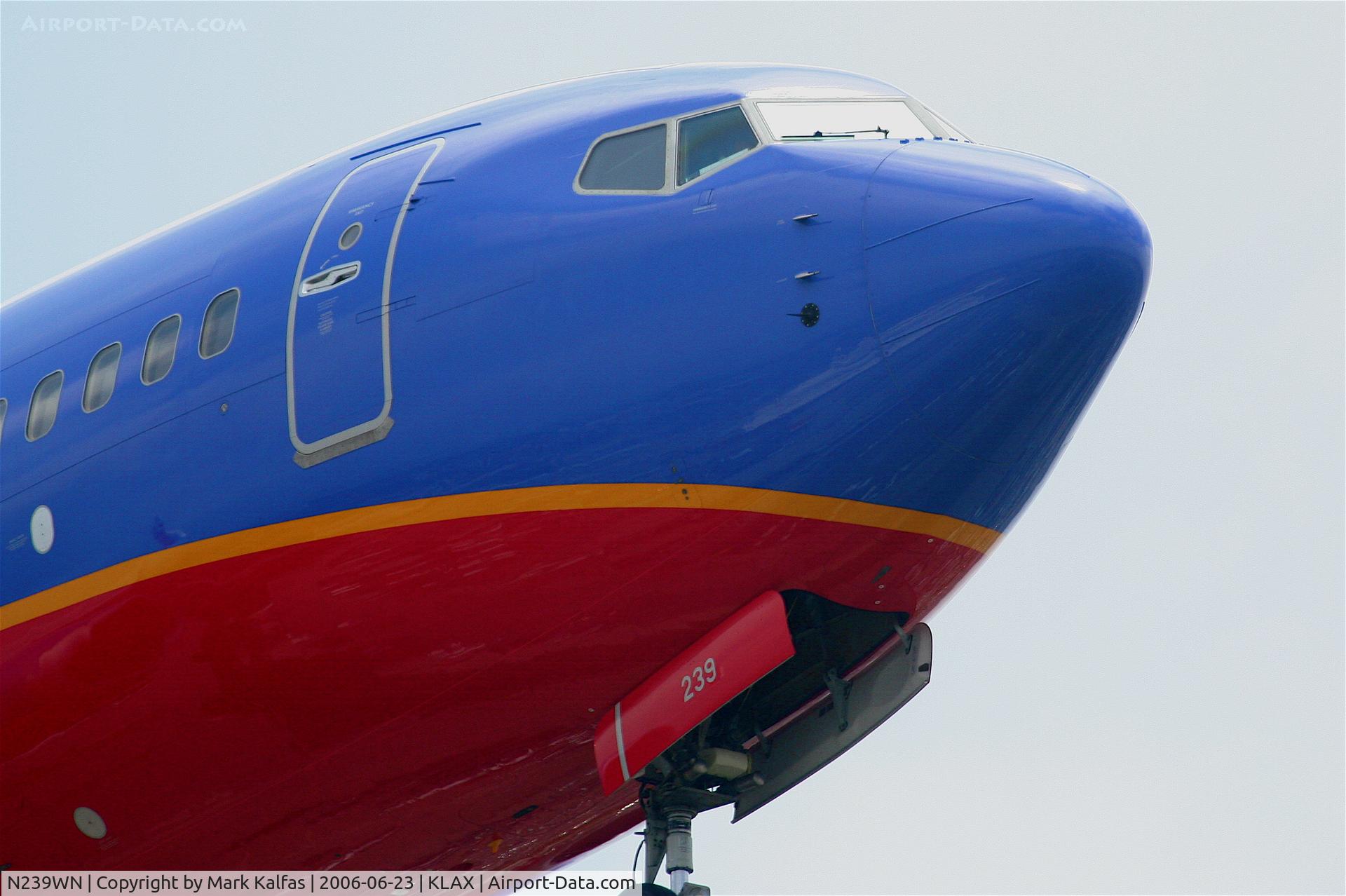N239WN, 2006 Boeing 737-7H4 C/N 34714, Southwest Boeing 737-7H4, N239WN short final 24R KLAX.