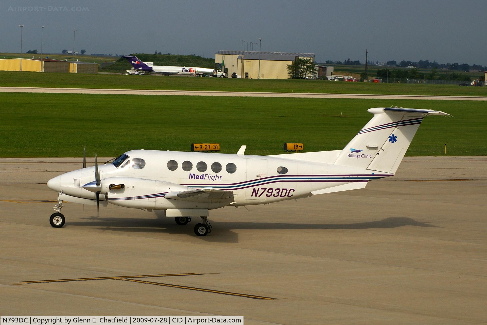 N793DC, 1991 Beech B200 King Air C/N BB-1404, Taxiing to Runway 27 for departure