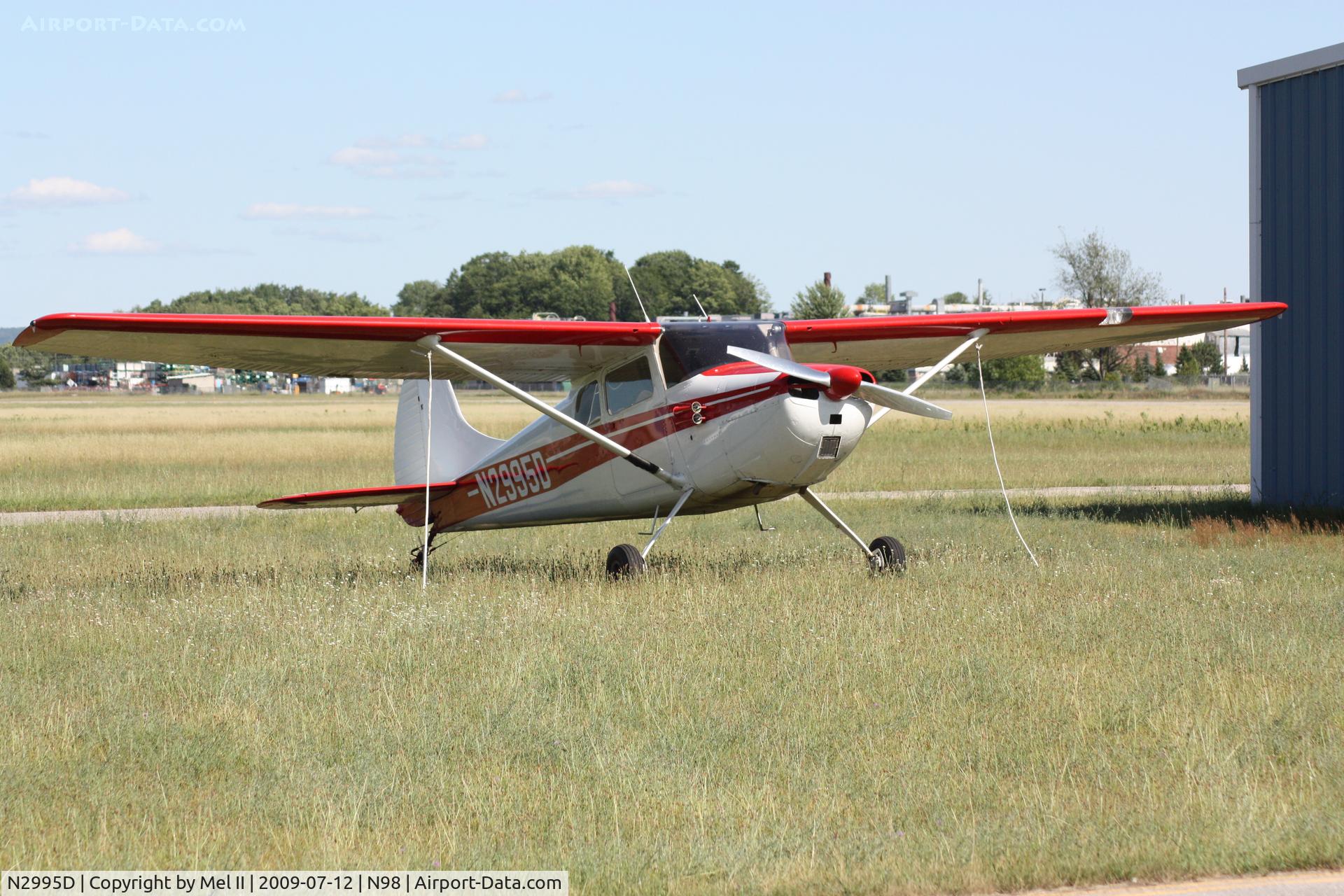 N2995D, 1955 Cessna 170B C/N 26938, Parked