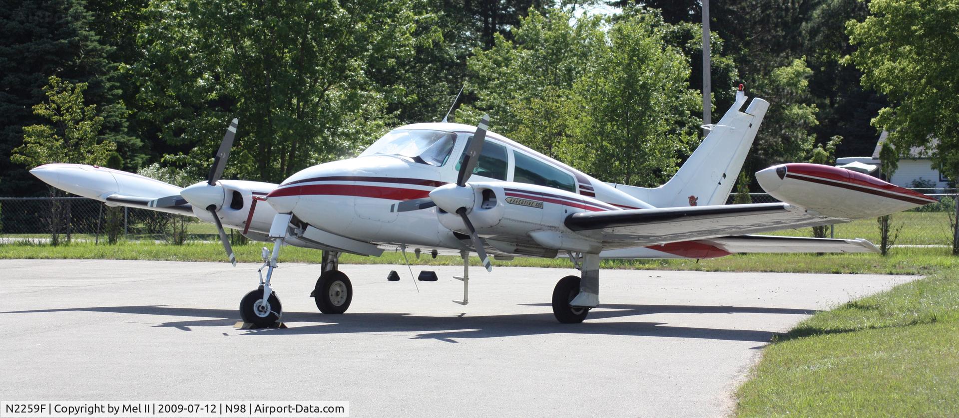 N2259F, 1966 Cessna 310L C/N 310L-0059, Parked