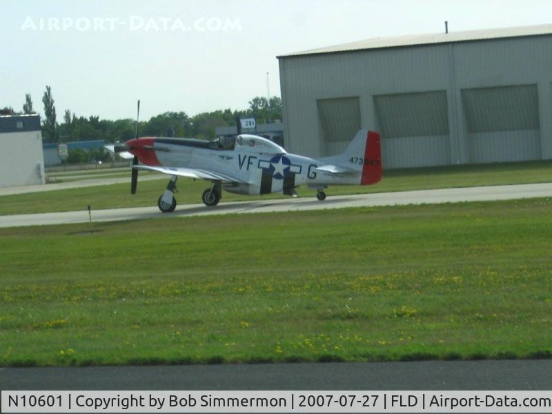 N10601, 1944 North American P-51D Mustang C/N 122-40383, Taking rides at Fond du lac, WI during Airventure 2009 (Oshkosh)