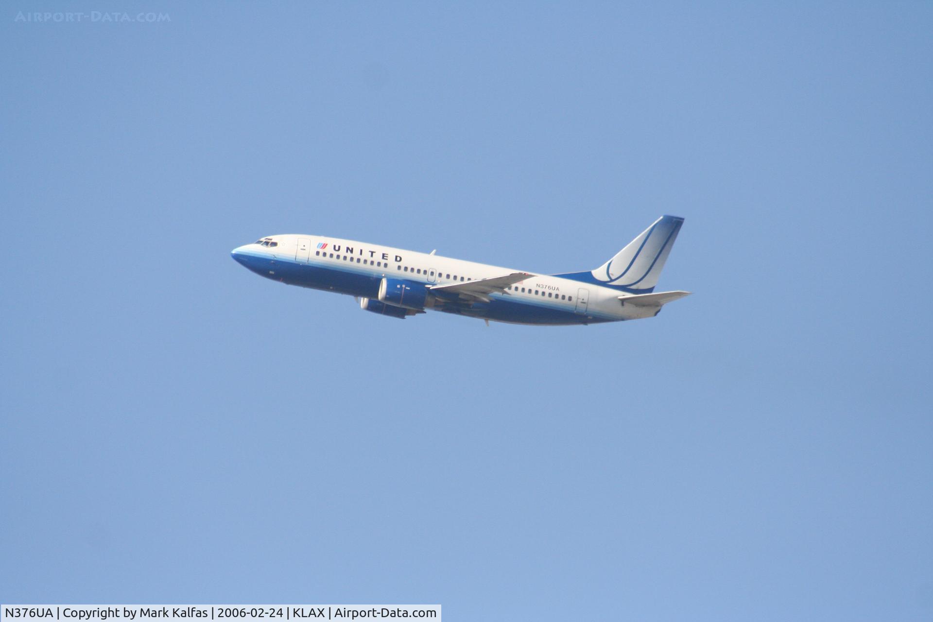 N376UA, 1990 Boeing 737-322 C/N 24641, United Airlines Boeing 737-322, N376UA departing KLAX 25R.