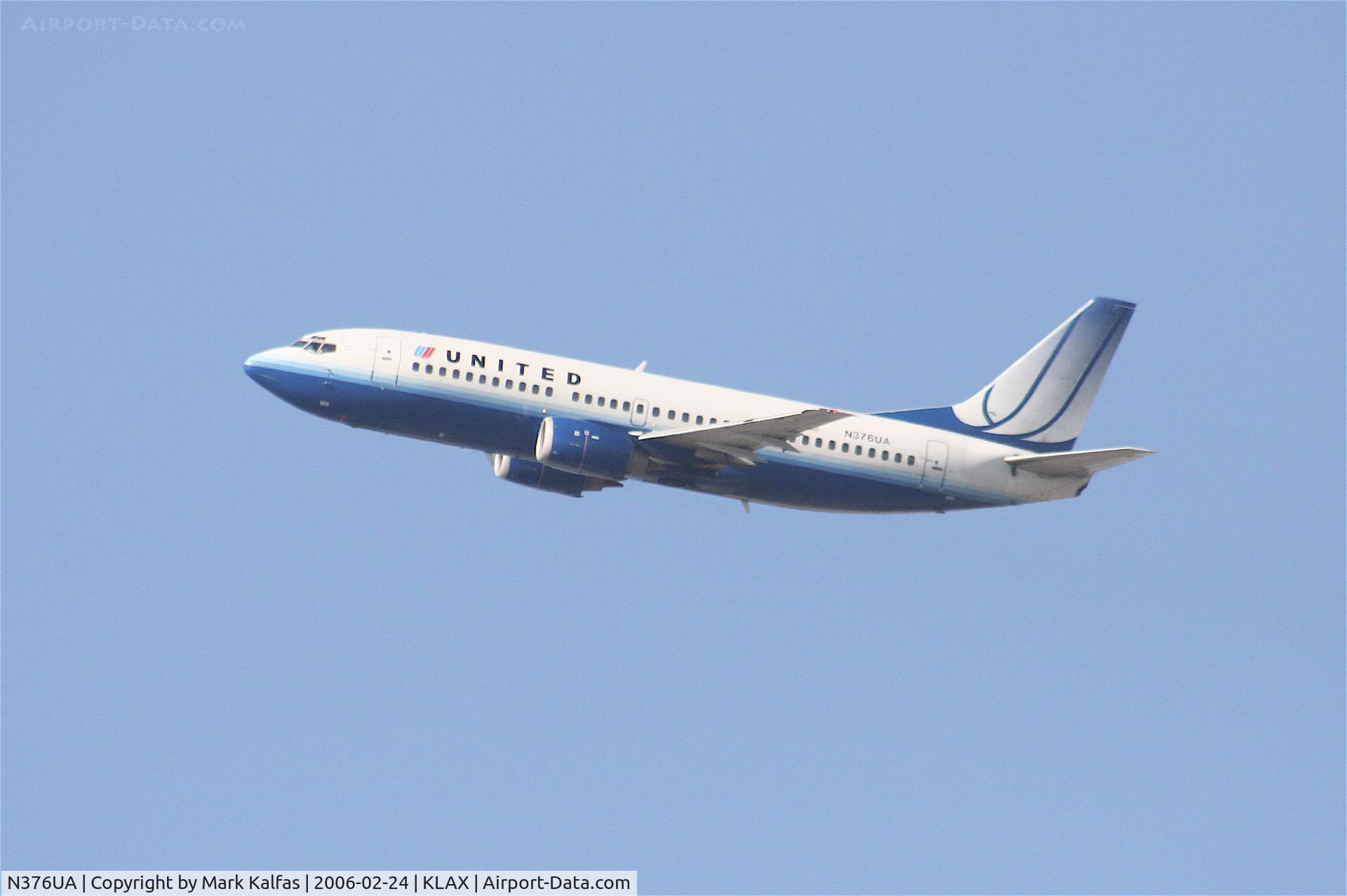 N376UA, 1990 Boeing 737-322 C/N 24641, United Airlines Boeing 737-322, N376UA departing KLAX 25R.