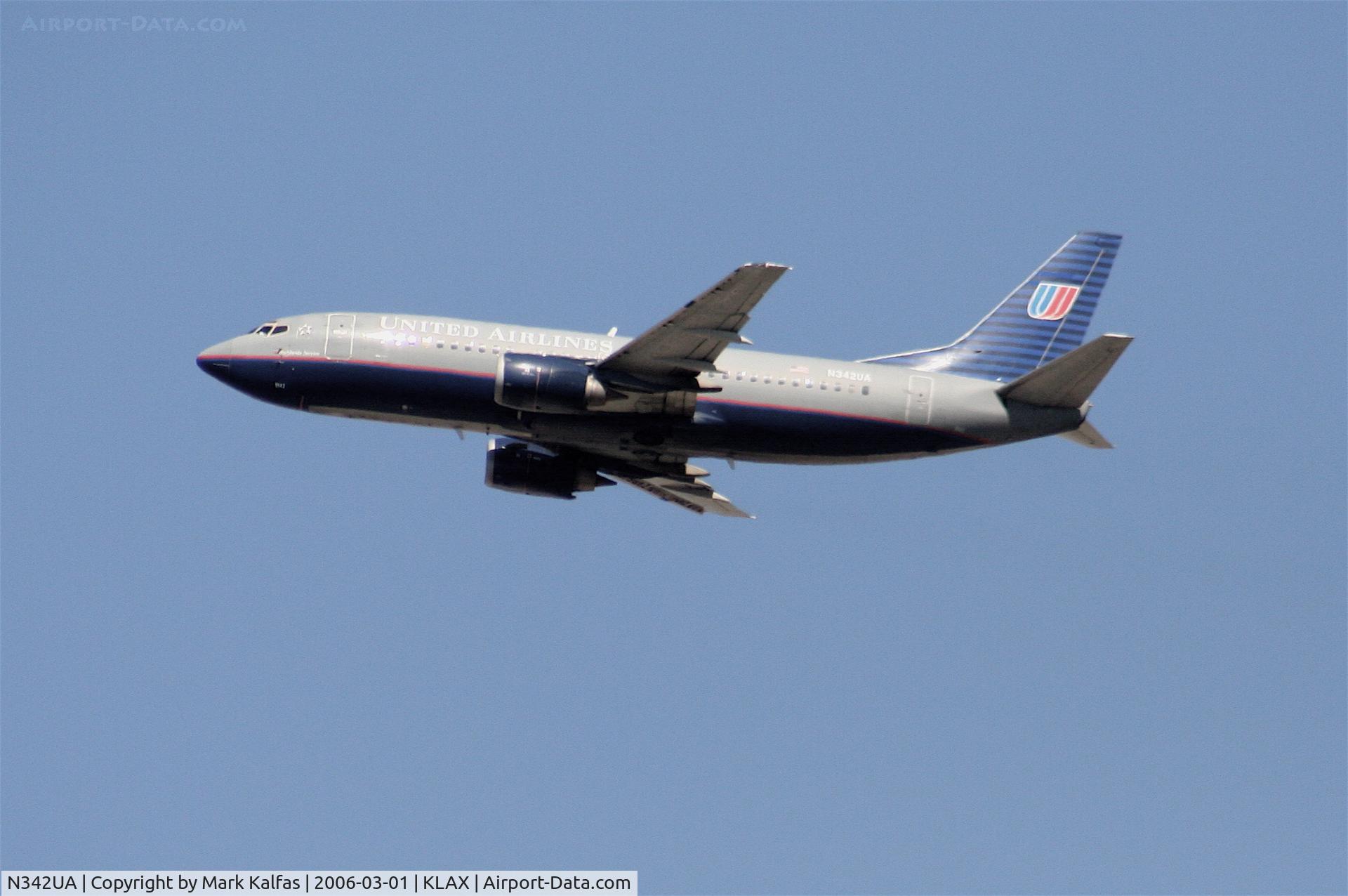 N342UA, 1988 Boeing 737-322 C/N 24246, United Airlines Boeing 737-322, N342UA departing KLAX 25R.