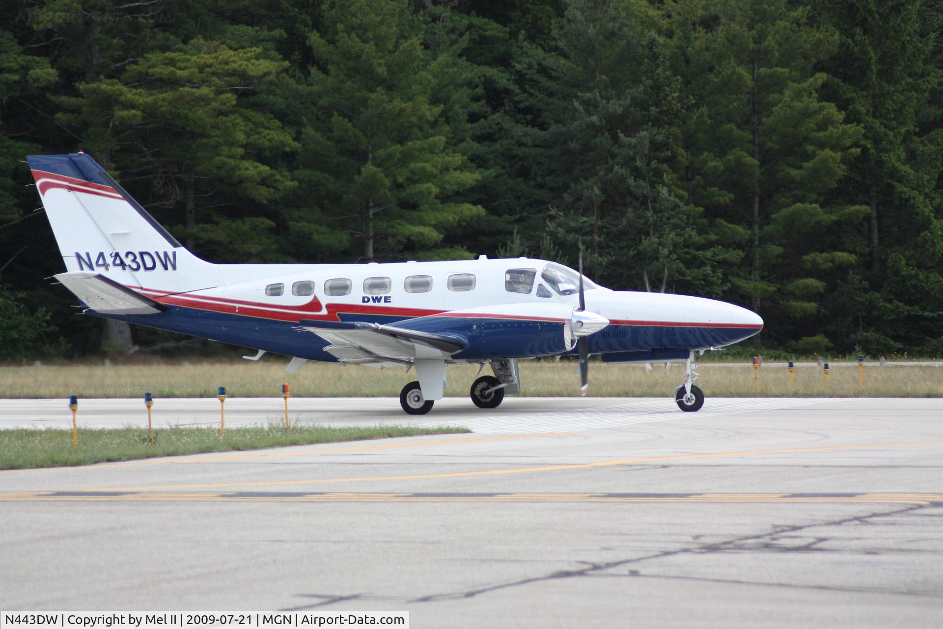 N443DW, 1983 Cessna 441 Conquest II C/N 441-0313, Departing RWY 28