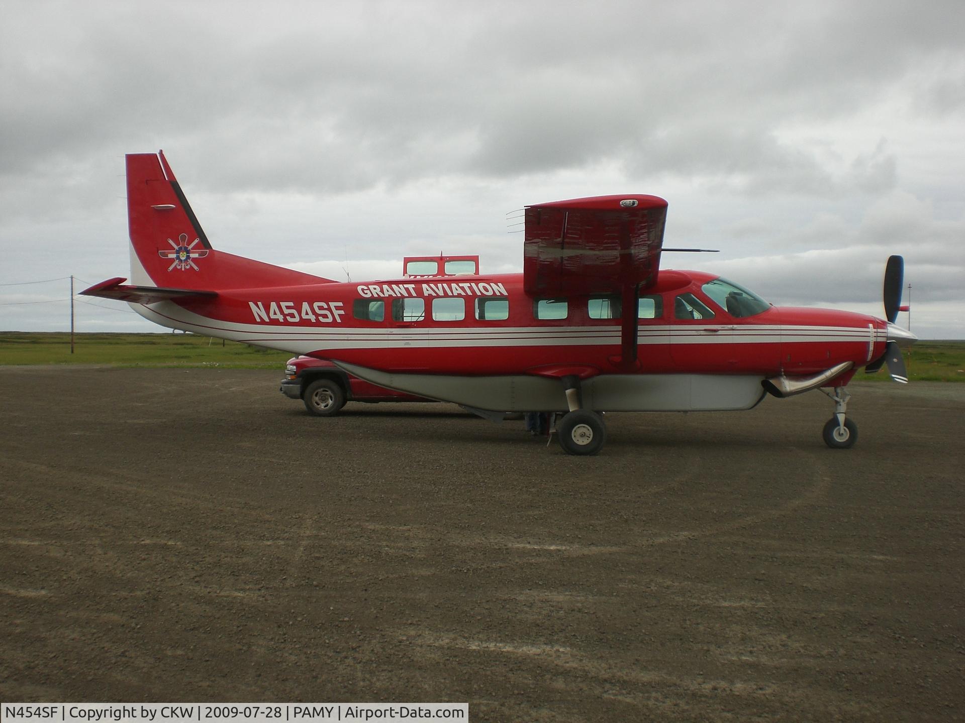 N454SF, 1999 Cessna 208B C/N 208B-0797, @ Mekoryuk
