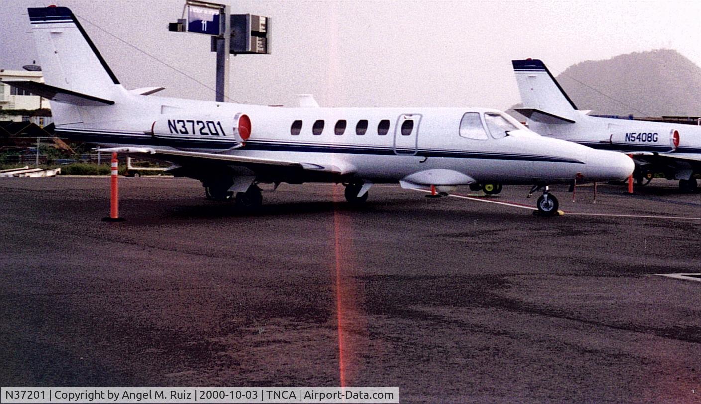 N37201, 1991 Cessna 550 C/N 550-0655, N37201 on the ramp at Aruba FOL