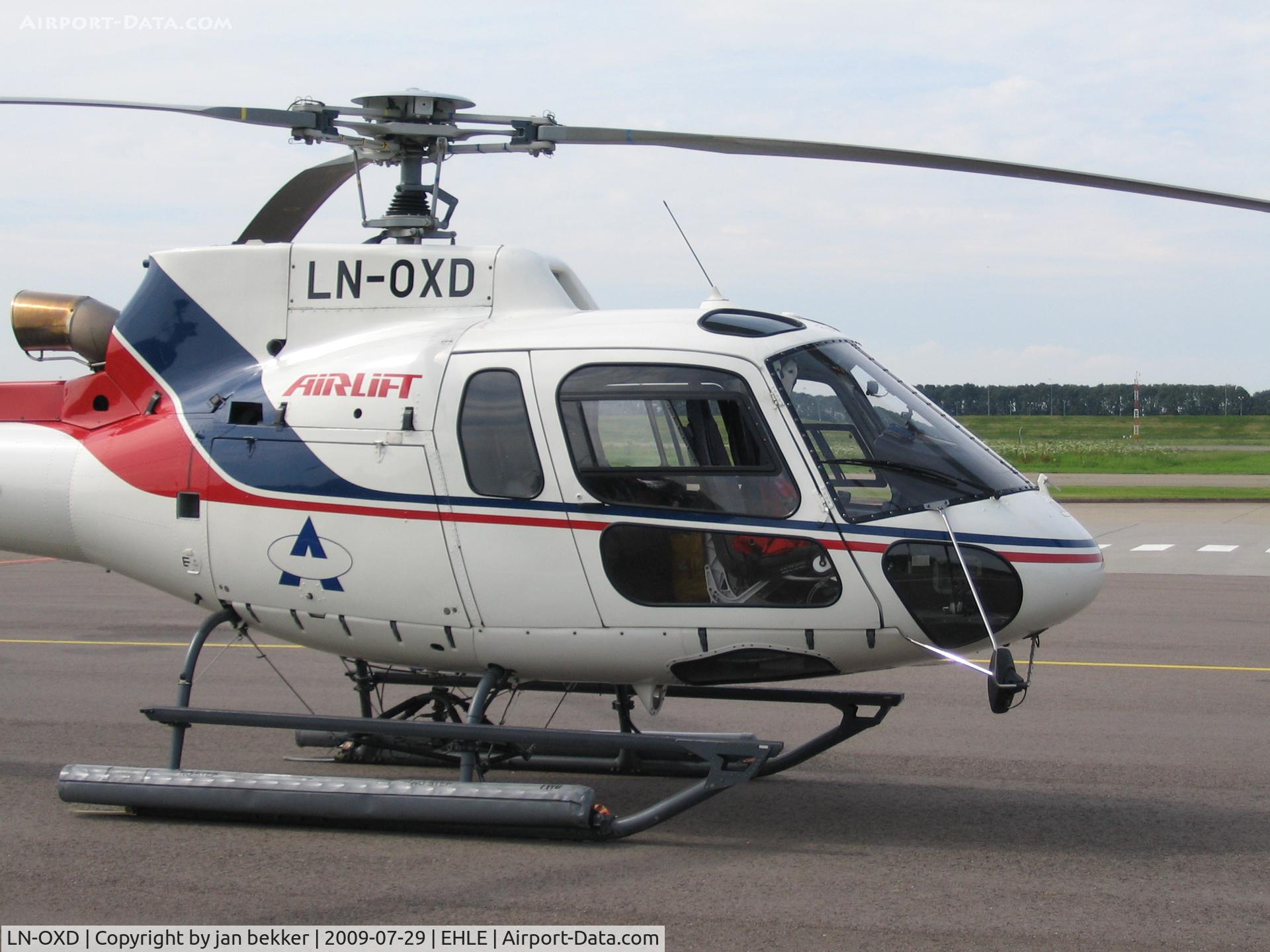 LN-OXD, Eurocopter AS-350B-3 Ecureuil Ecureuil C/N 4278, Lelystad platform