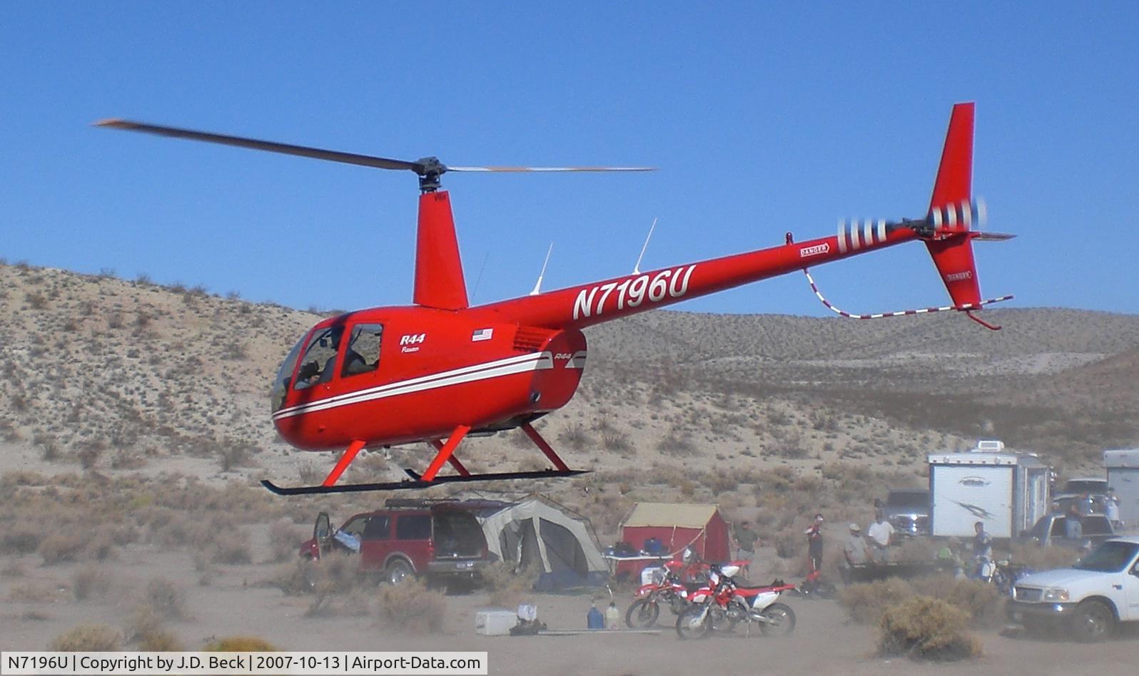 N7196U, 2001 Robinson R44 C/N 1086, Dirt Bike Support Ops