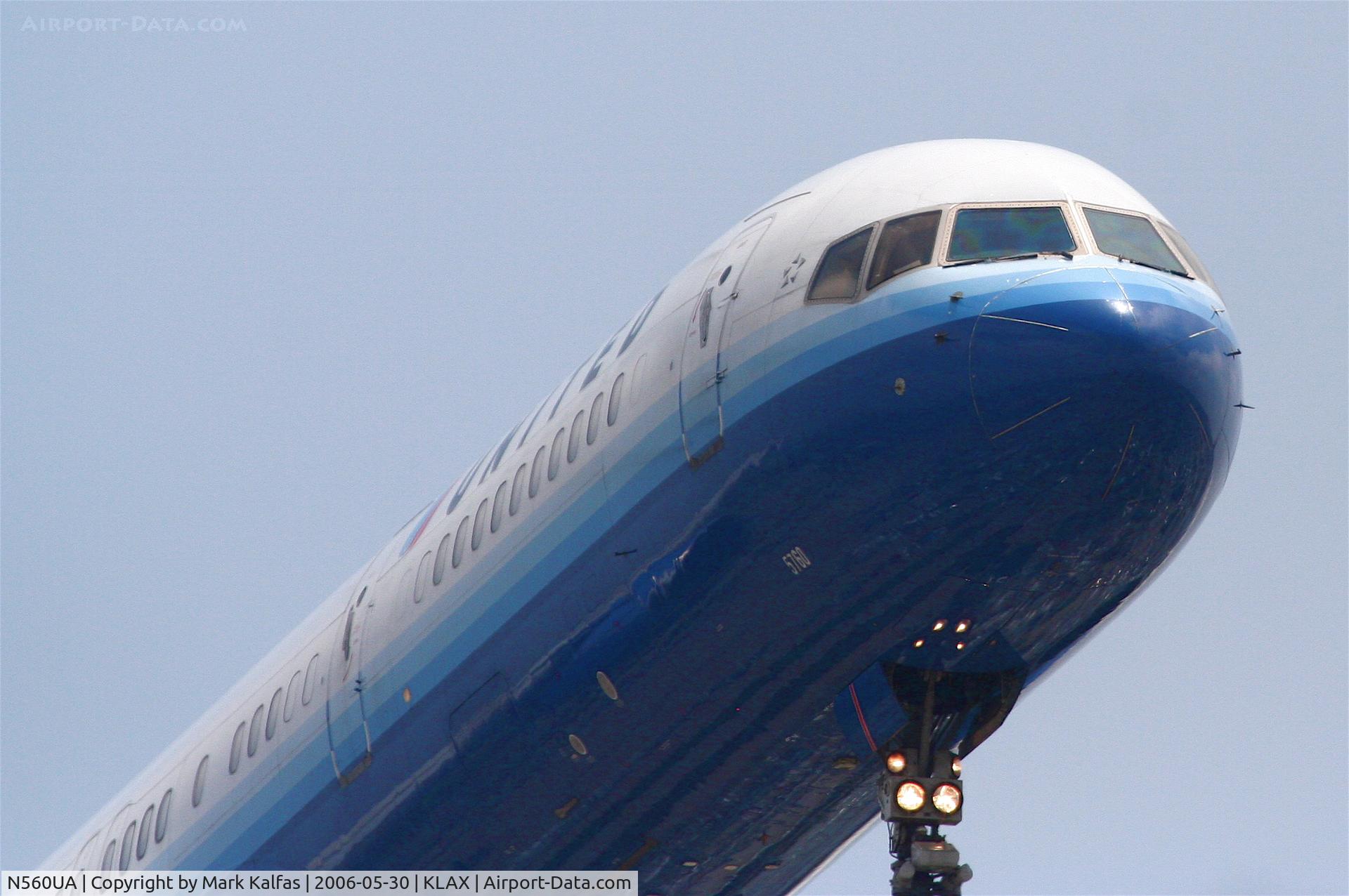 N560UA, 1992 Boeing 757-222 C/N 26660, United Airlines Boeing 757-222, N560UA RWY 24R approach KLAX.