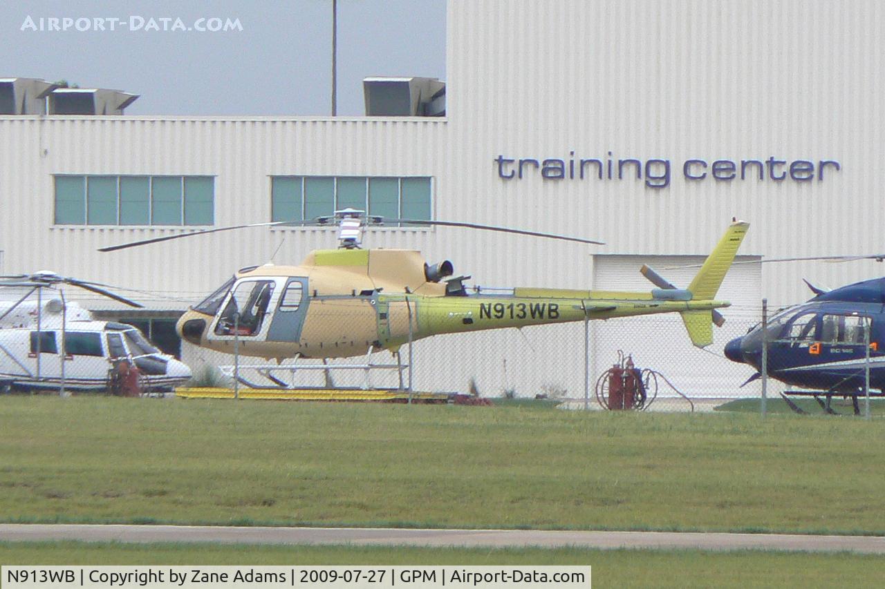 N913WB, 2007 Eurocopter AS-350B-2 Ecureuil C/N 4319, At Grand Prairie Municipal