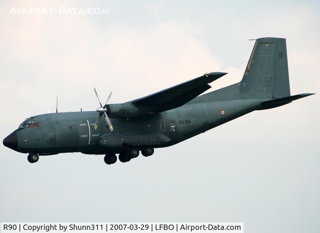 R90, Transall C-160R C/N 90, Landing rwy 32R
