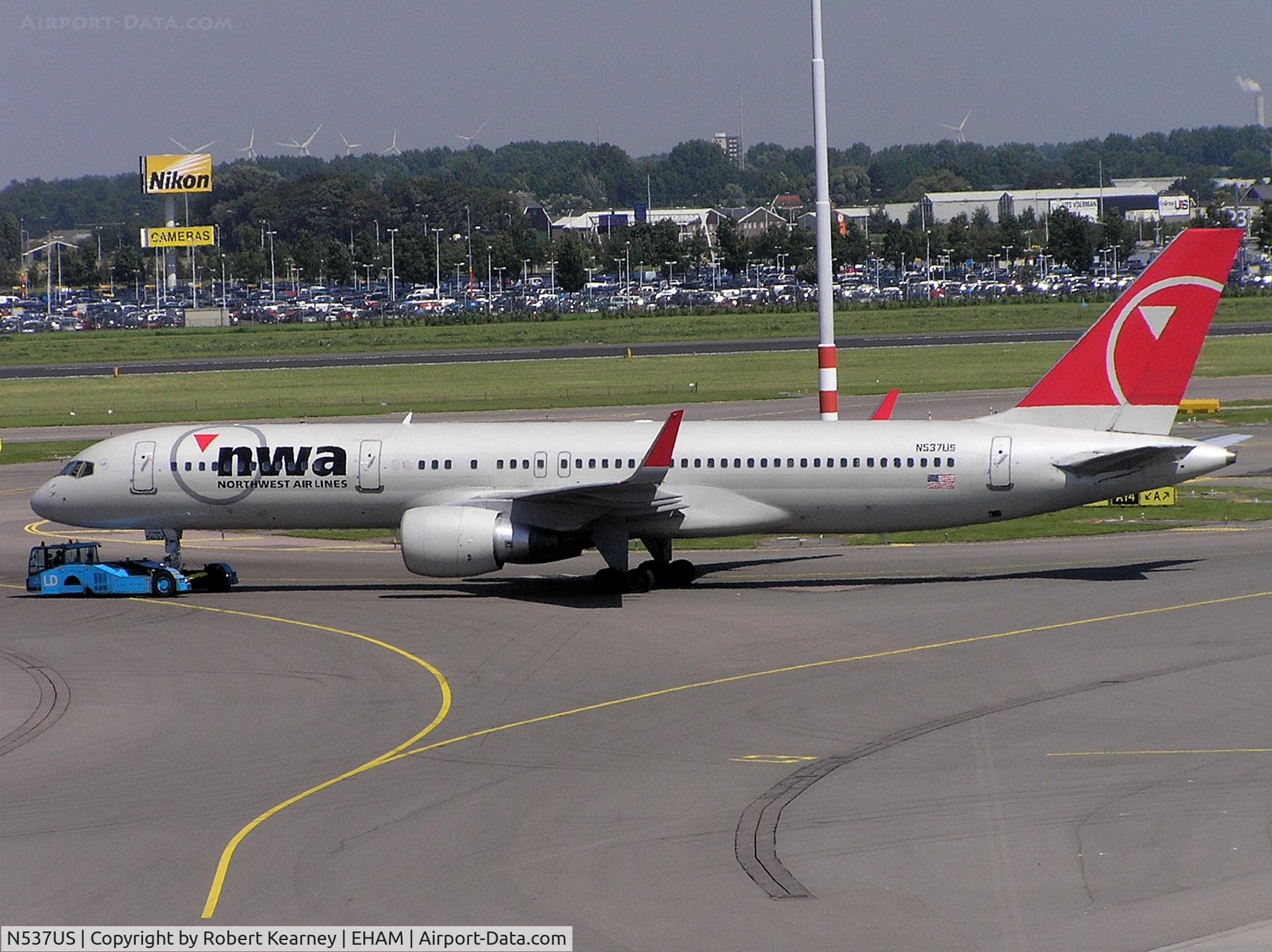 N537US, 1996 Boeing 757-251 C/N 26484, NWA pushing off stand