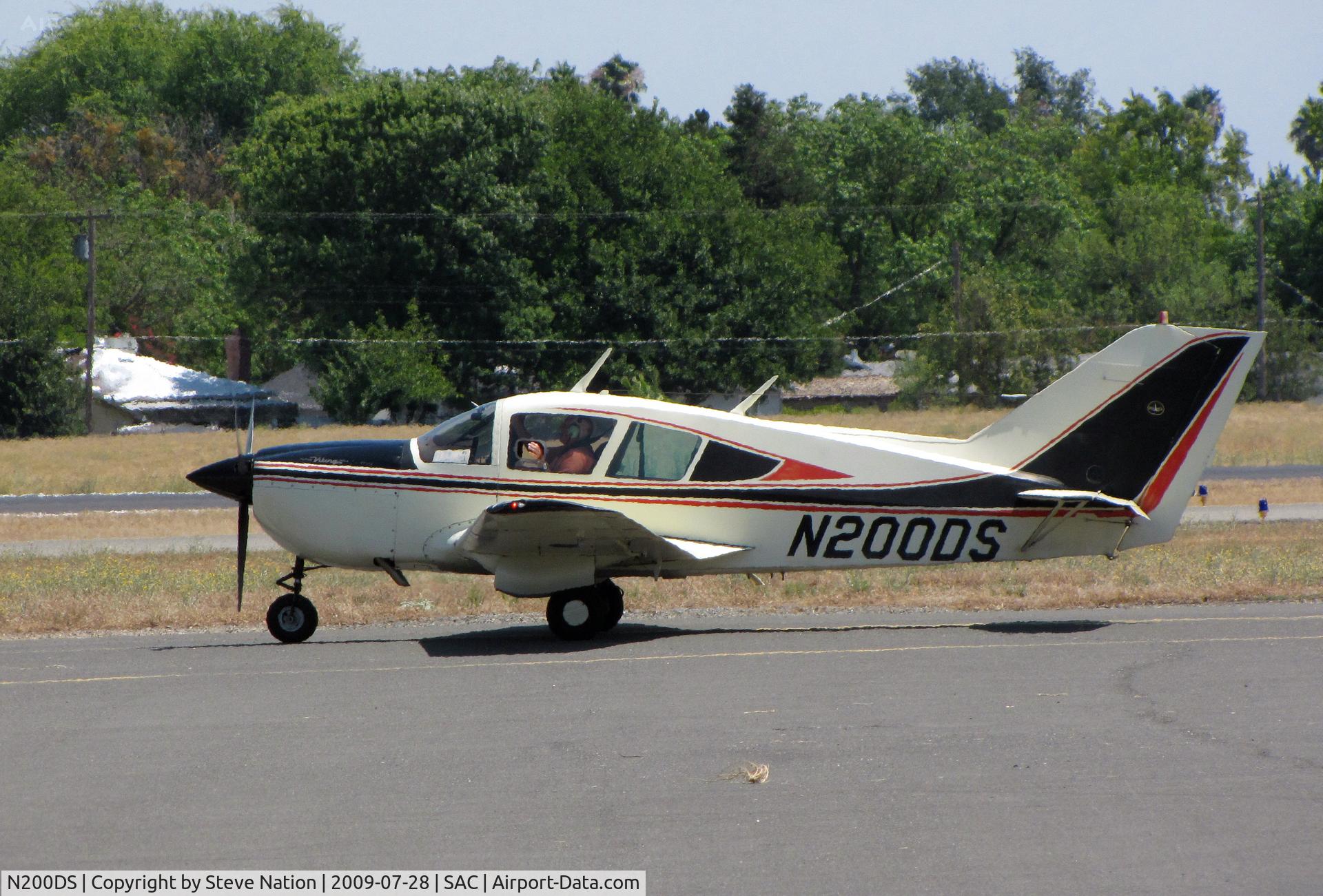 N200DS, 1974 Bellanca 17-30A Viking C/N 74-30699, 1974 Bellanca 17-30A taxiing