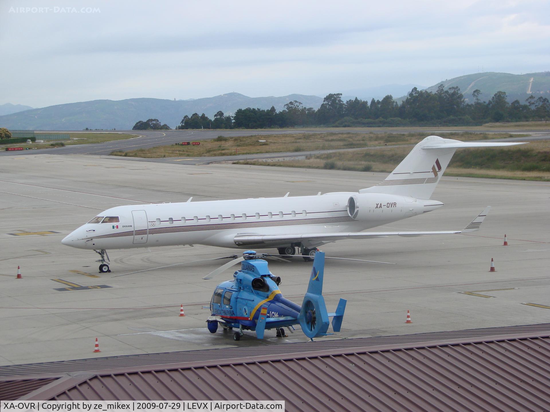 XA-OVR, 2002 Bombardier BD-700-1A10 Global Express C/N 9119, At Vigo airport, spain