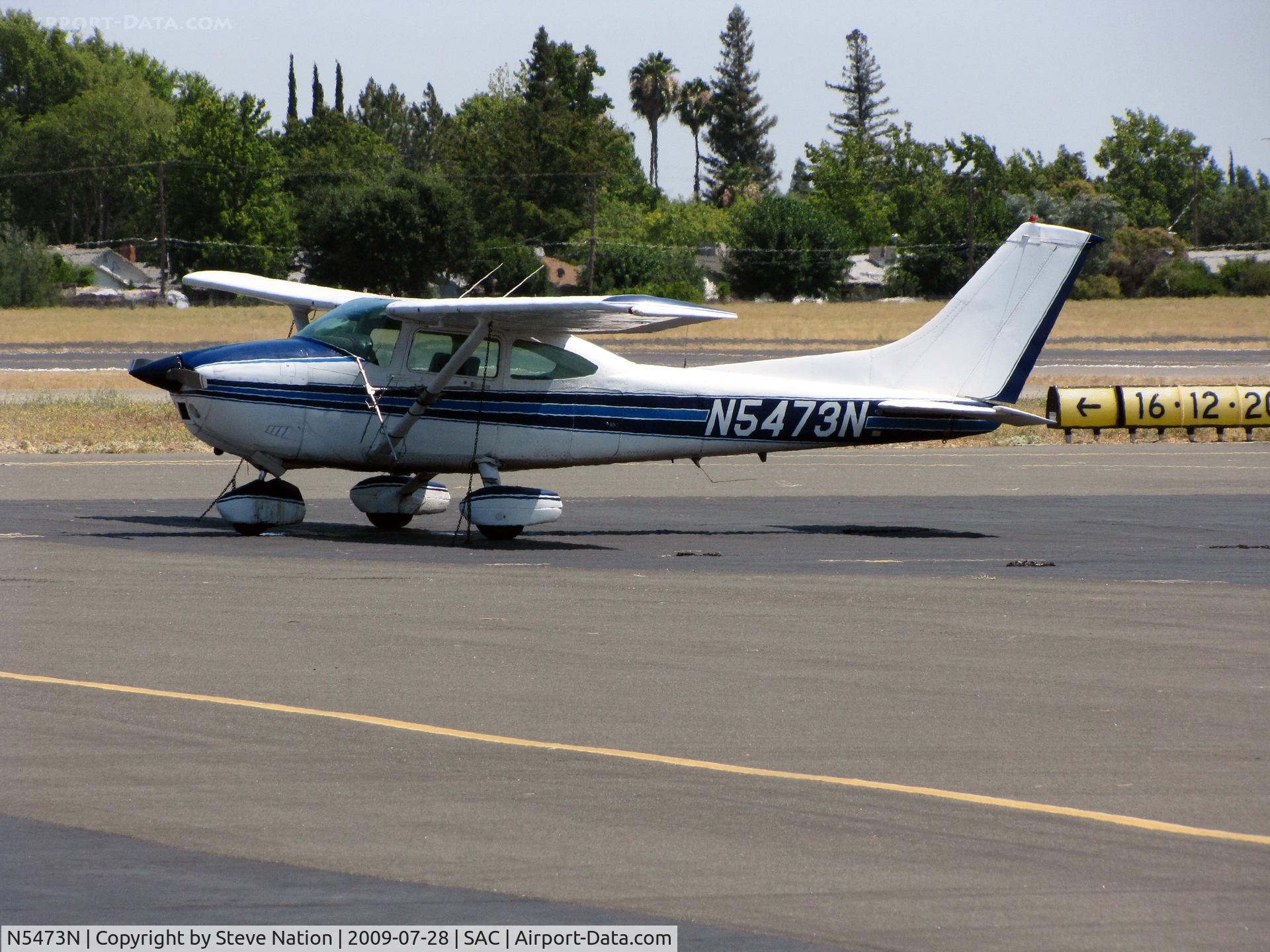 N5473N, 1980 Cessna 182R Skylane C/N 18267743, 1980 Cessna 182R on transient ramp from KWTN