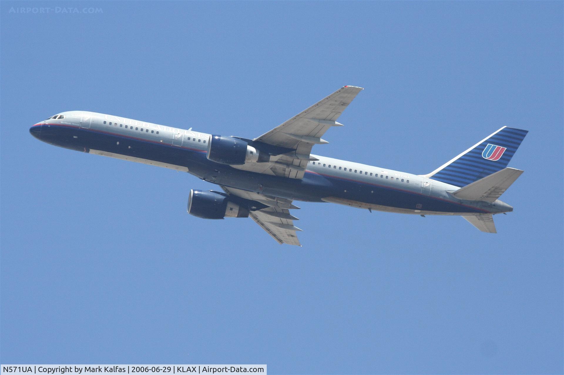 N571UA, 1992 Boeing 757-222 C/N 26681, United Airlines Boeing 757-222, N571UA RWY 25R departure KLAX.