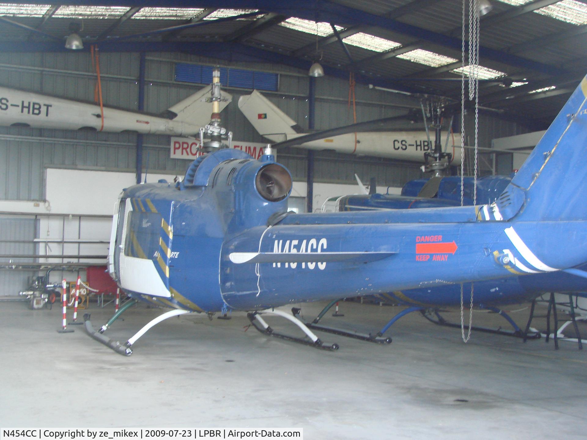 N454CC, 1967 Bell UH-1E Iroquois C/N 6199, Revision at Aeronort´s Hangar at Braga