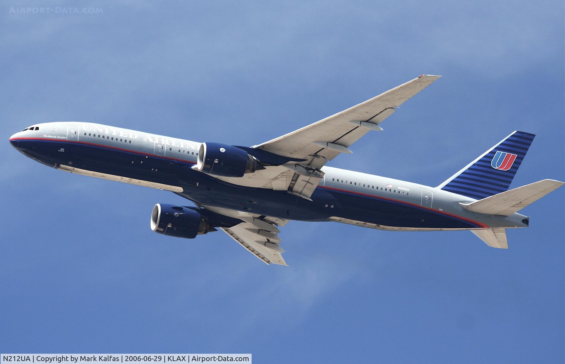 N212UA, 2000 Boeing 777-222 C/N 30218, United Airlines Boeing 777-222, N212UA RWY 25R departure KLAX en-route to KORD.