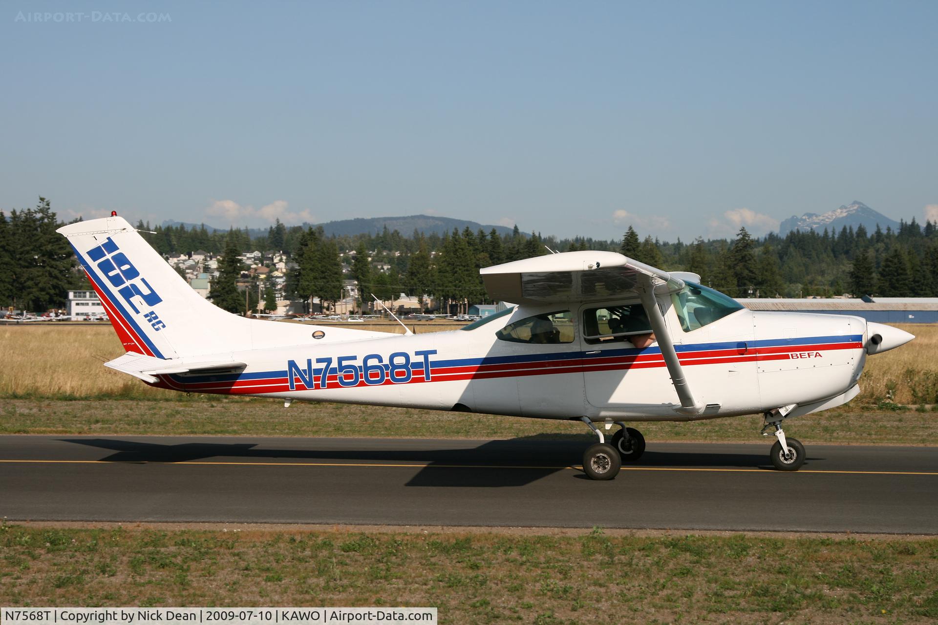 N7568T, 1977 Cessna R182 Skylane RG C/N R18200039, KAWO