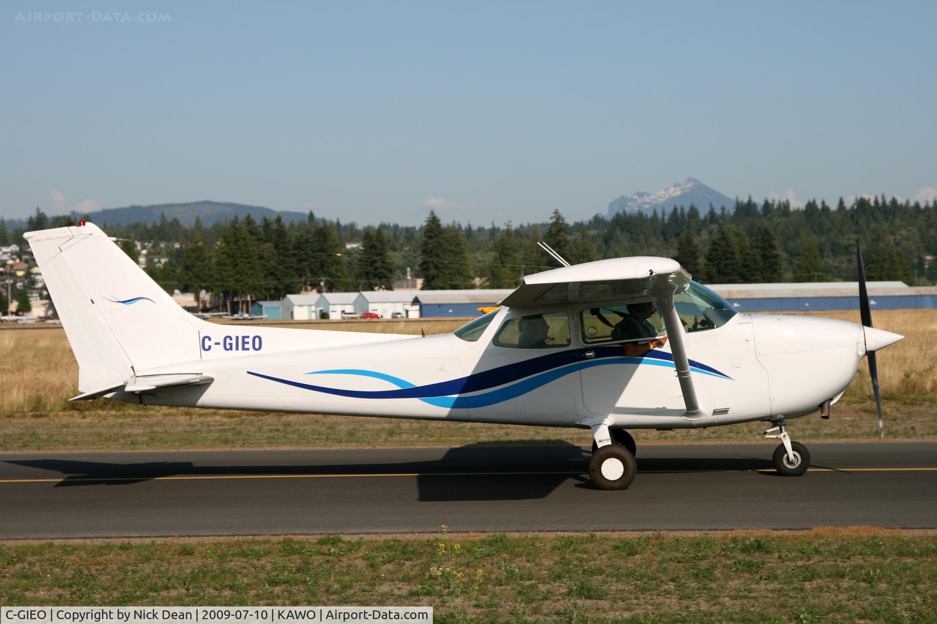 C-GIEO, 1975 Cessna 172M C/N 17265700, KAWO