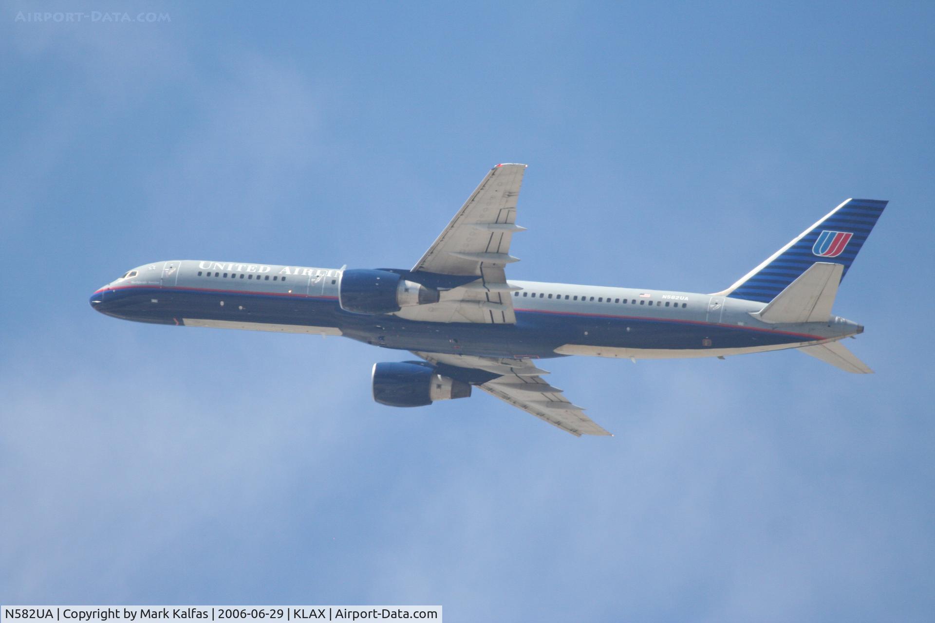 N582UA, 1993 Boeing 757-222 C/N 26702, United Airlines Boeing 757-222, N582UA RWY 25R departure KLAX.