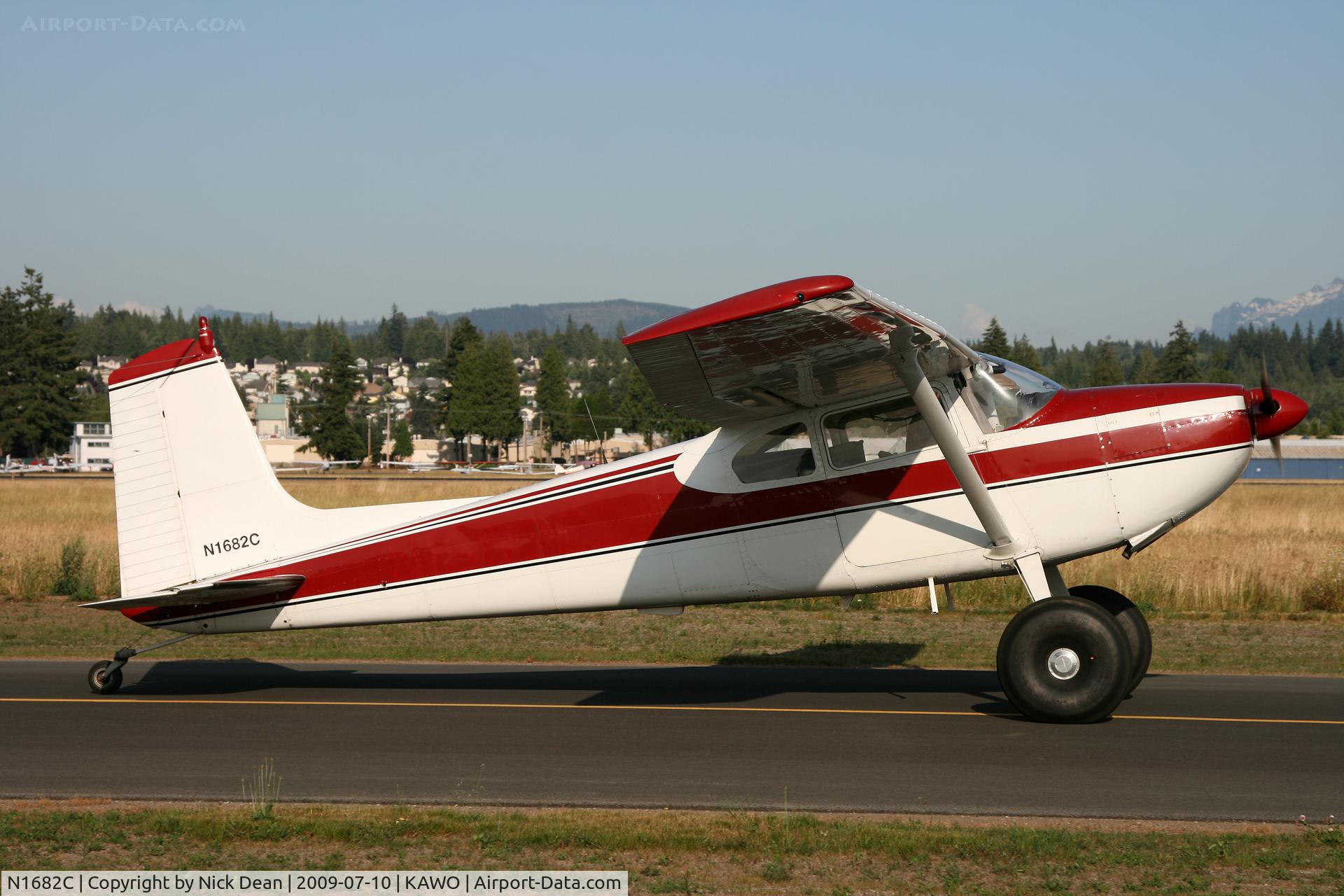 N1682C, 1953 Cessna 180 C/N 30382, KAWO
